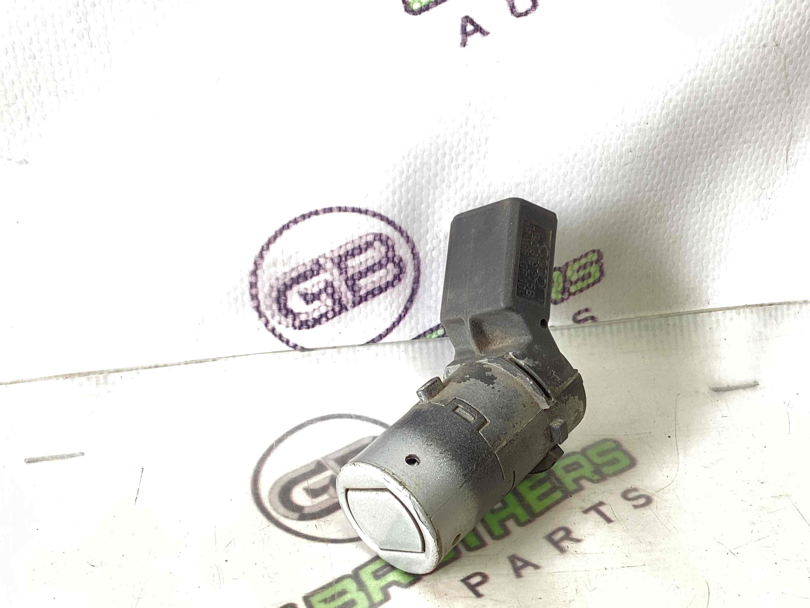 Парктронік, кріплення, корпус