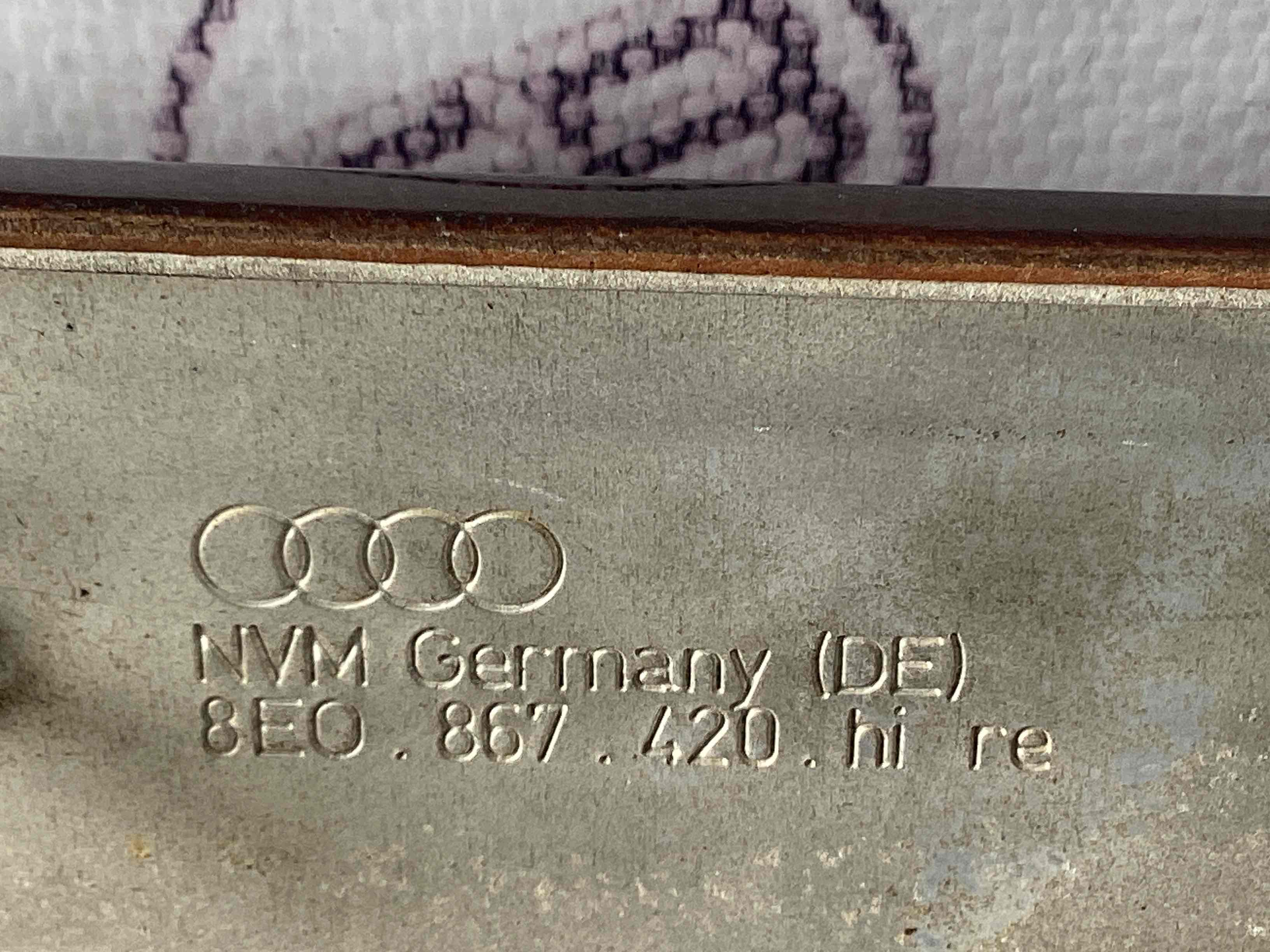 Обшивка дверей та карт