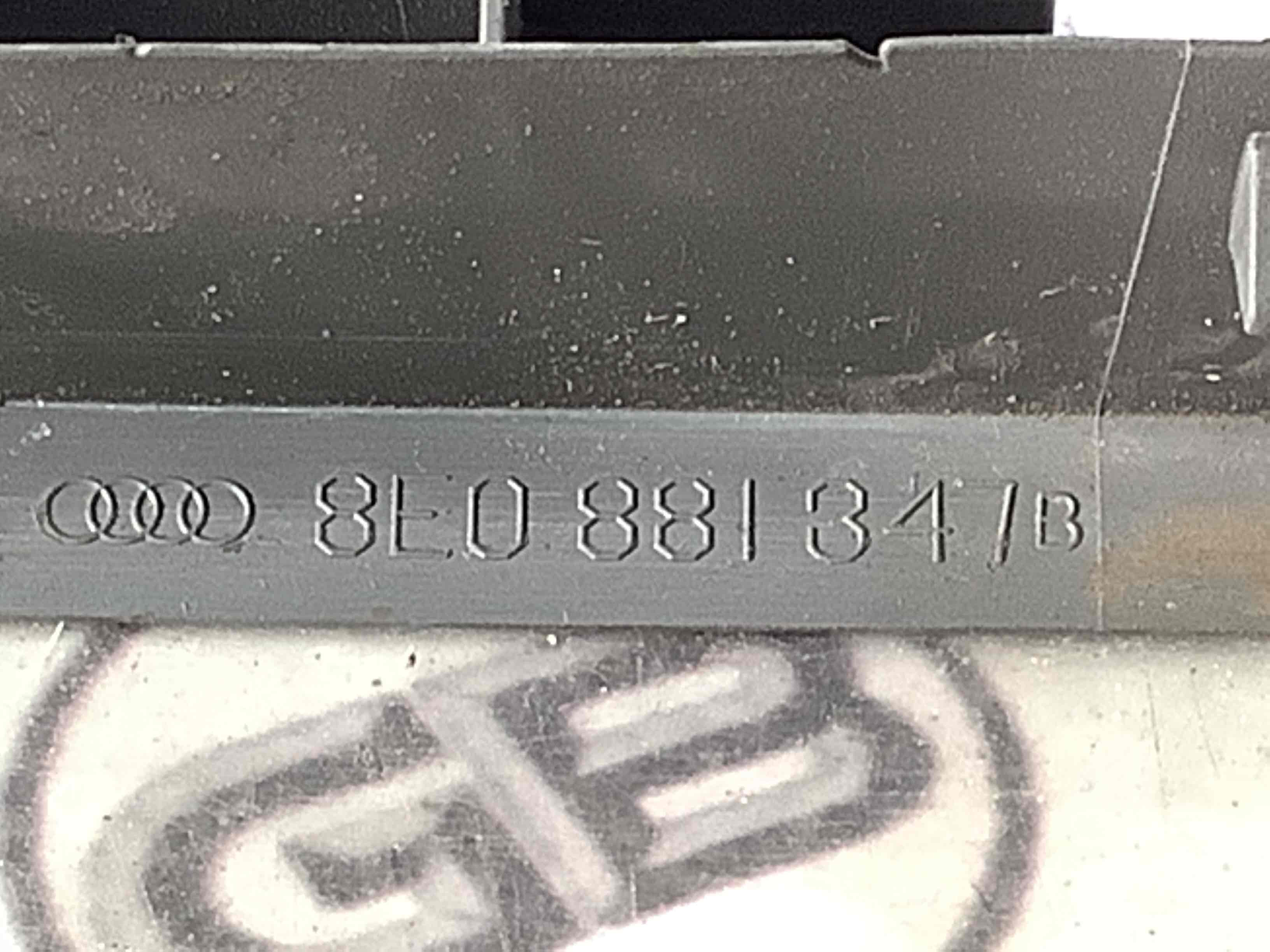 Пластикові елементи салону