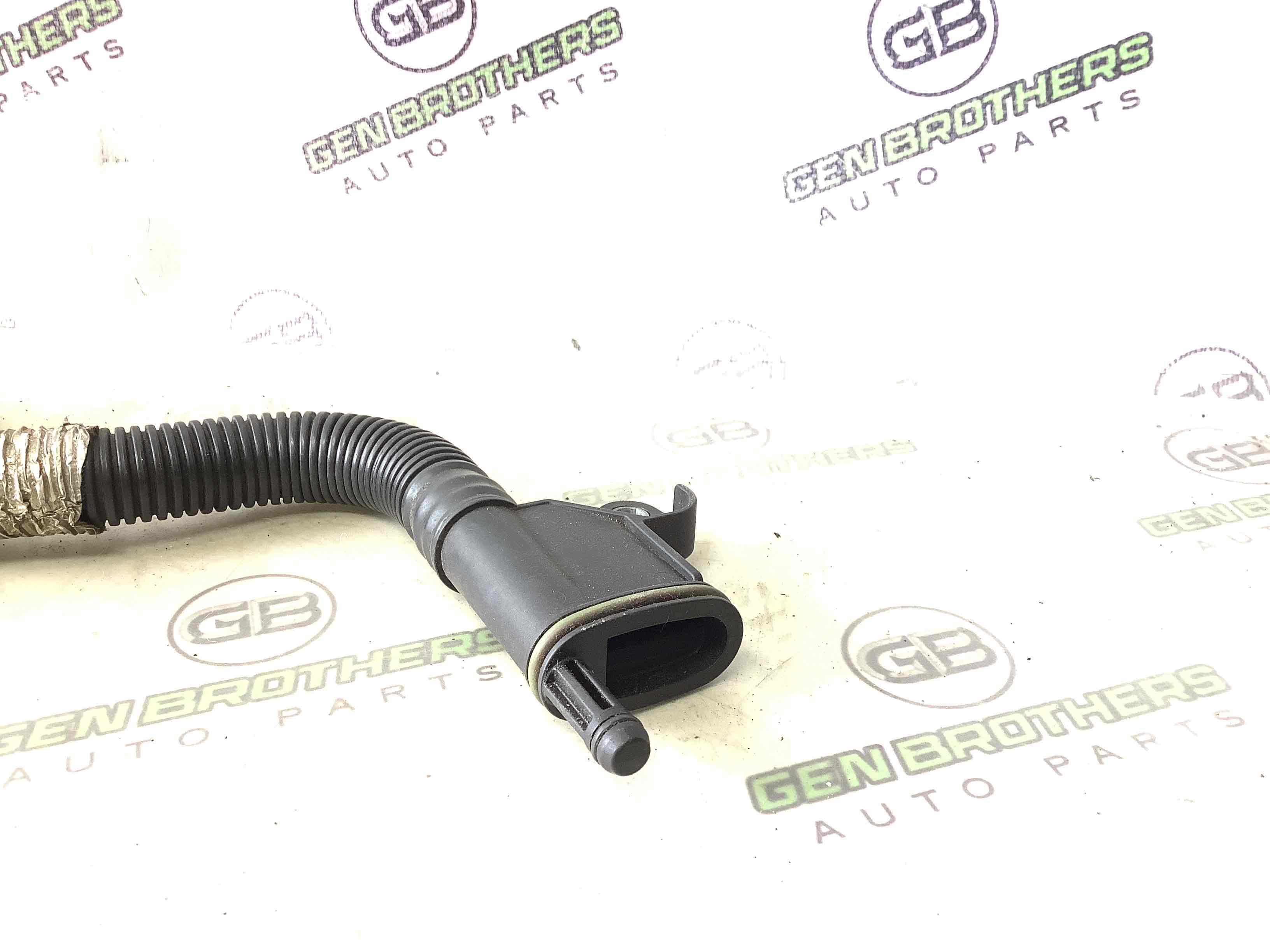 Патрубок трубопровід, шланг