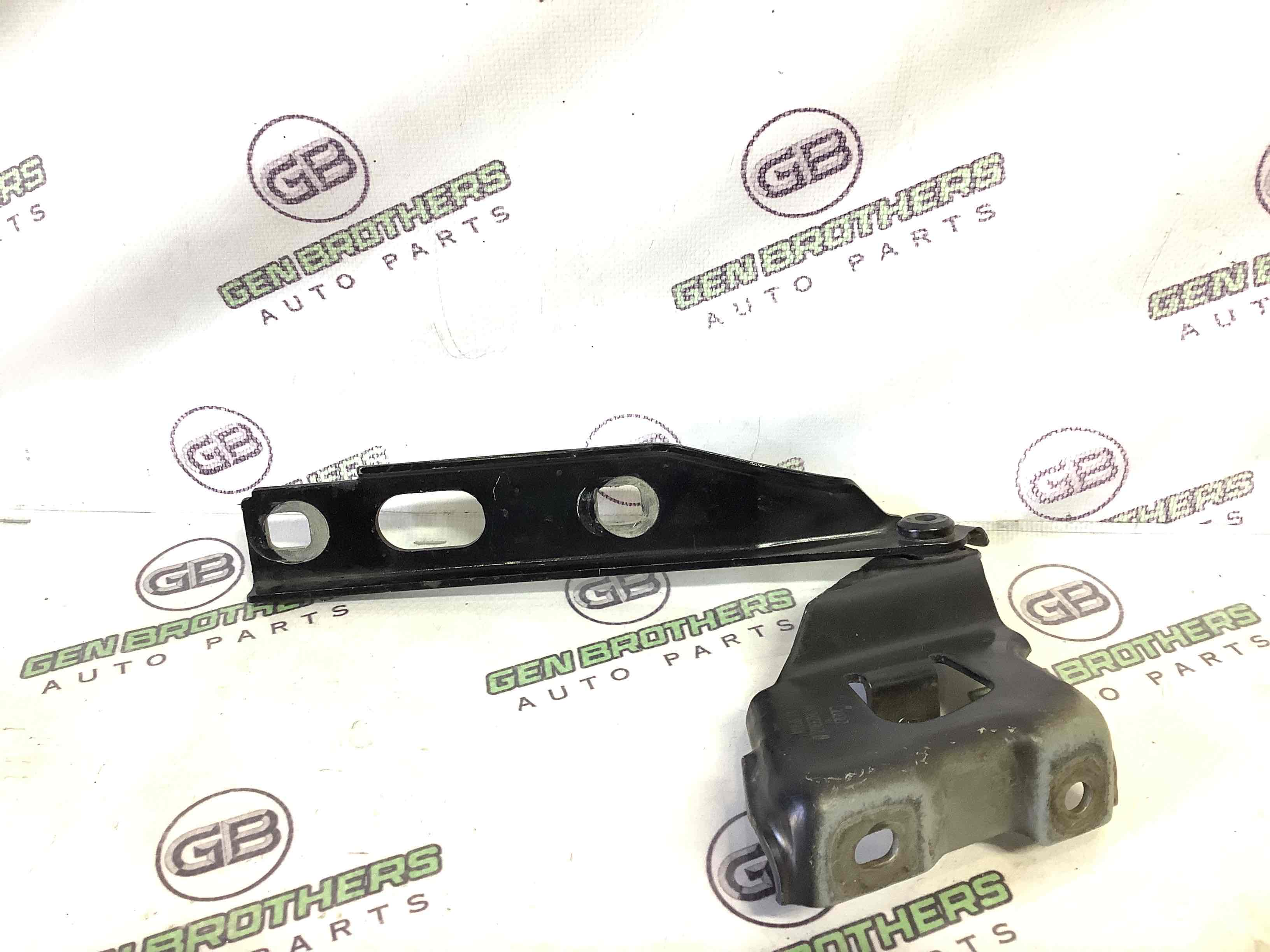 Петля капота, кронштейн капота