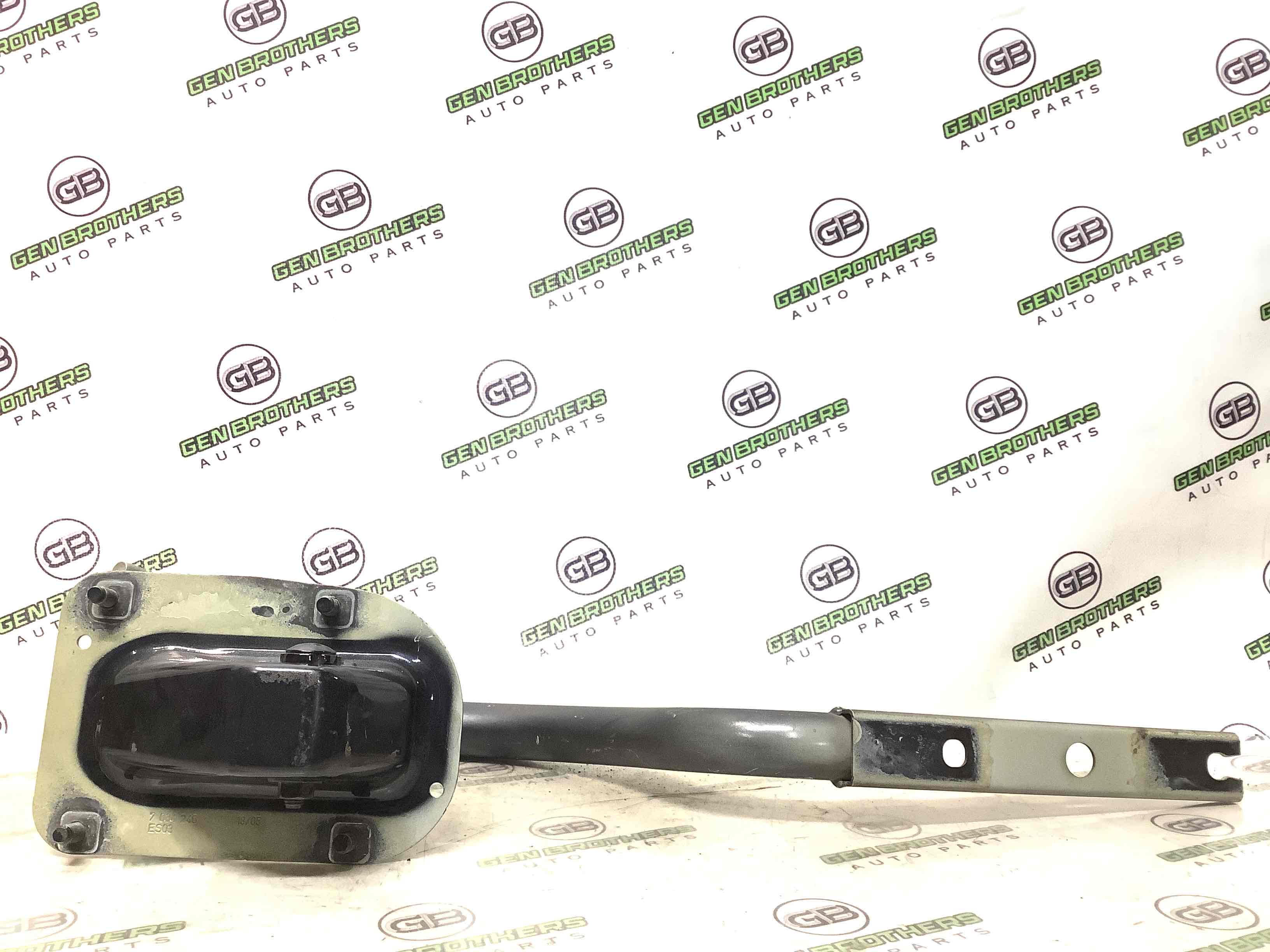 Петля кришки багажника, двері багажника