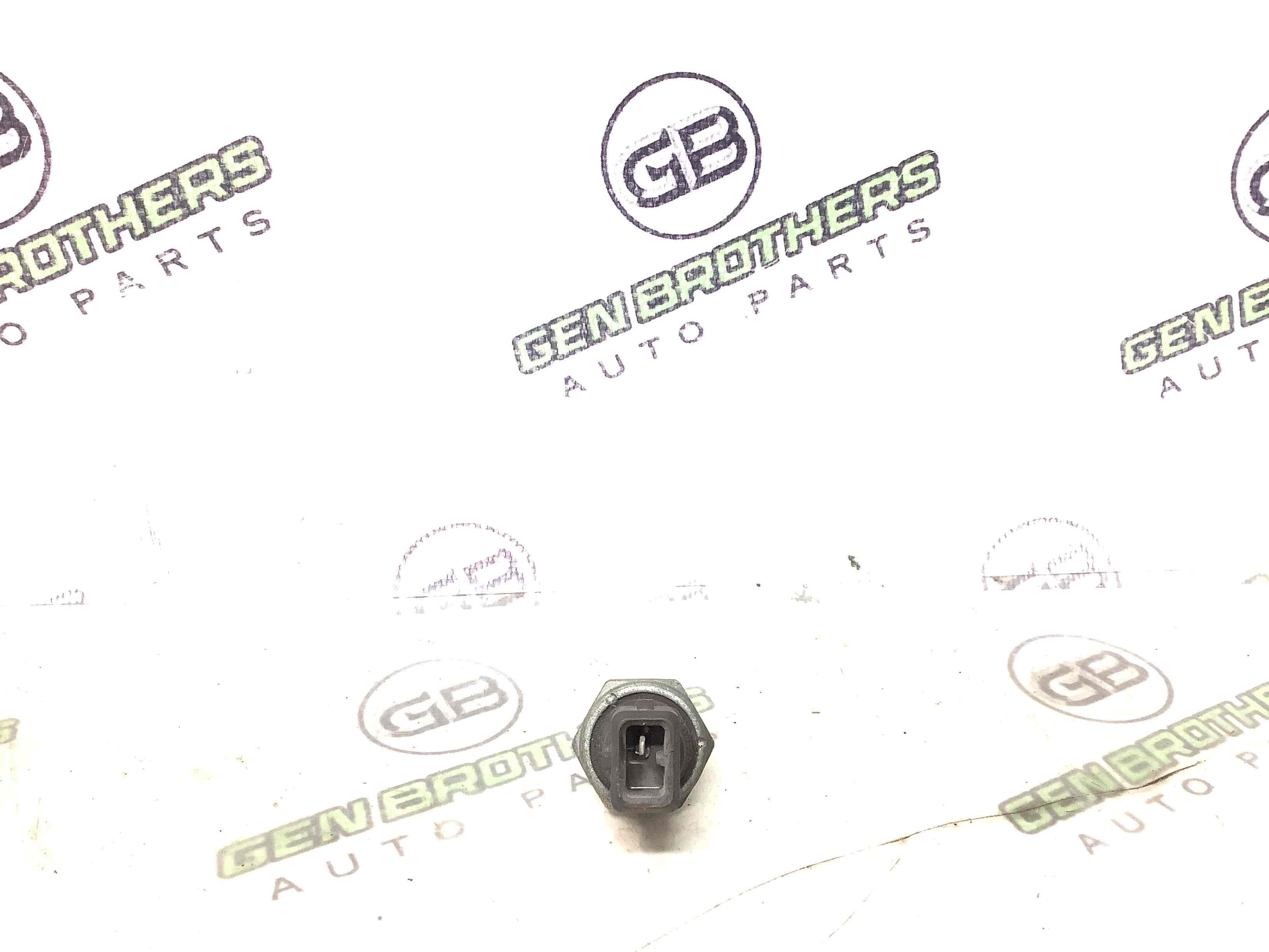 Датчик тиску олії