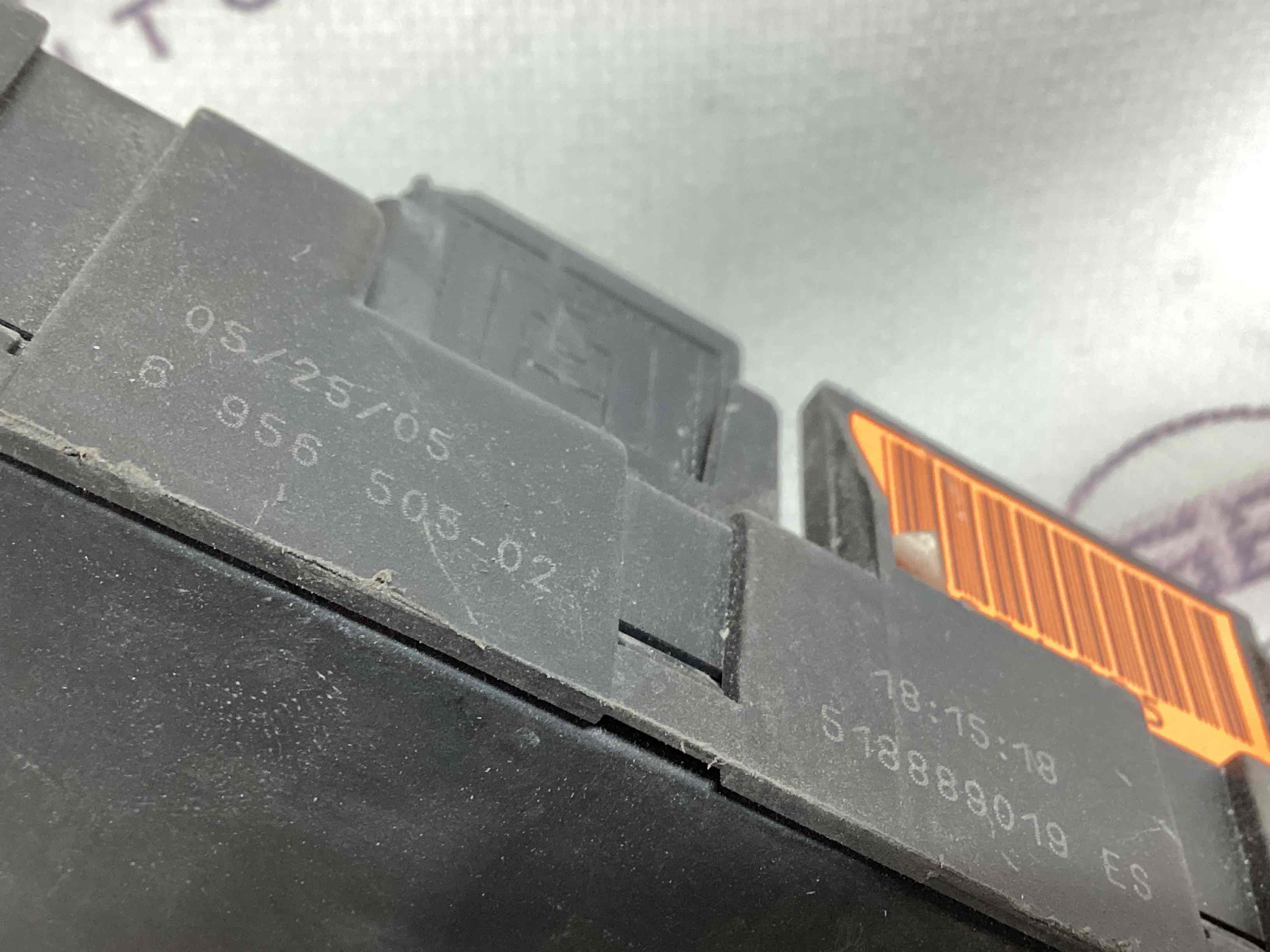 Блок запобіжників (блок реле)