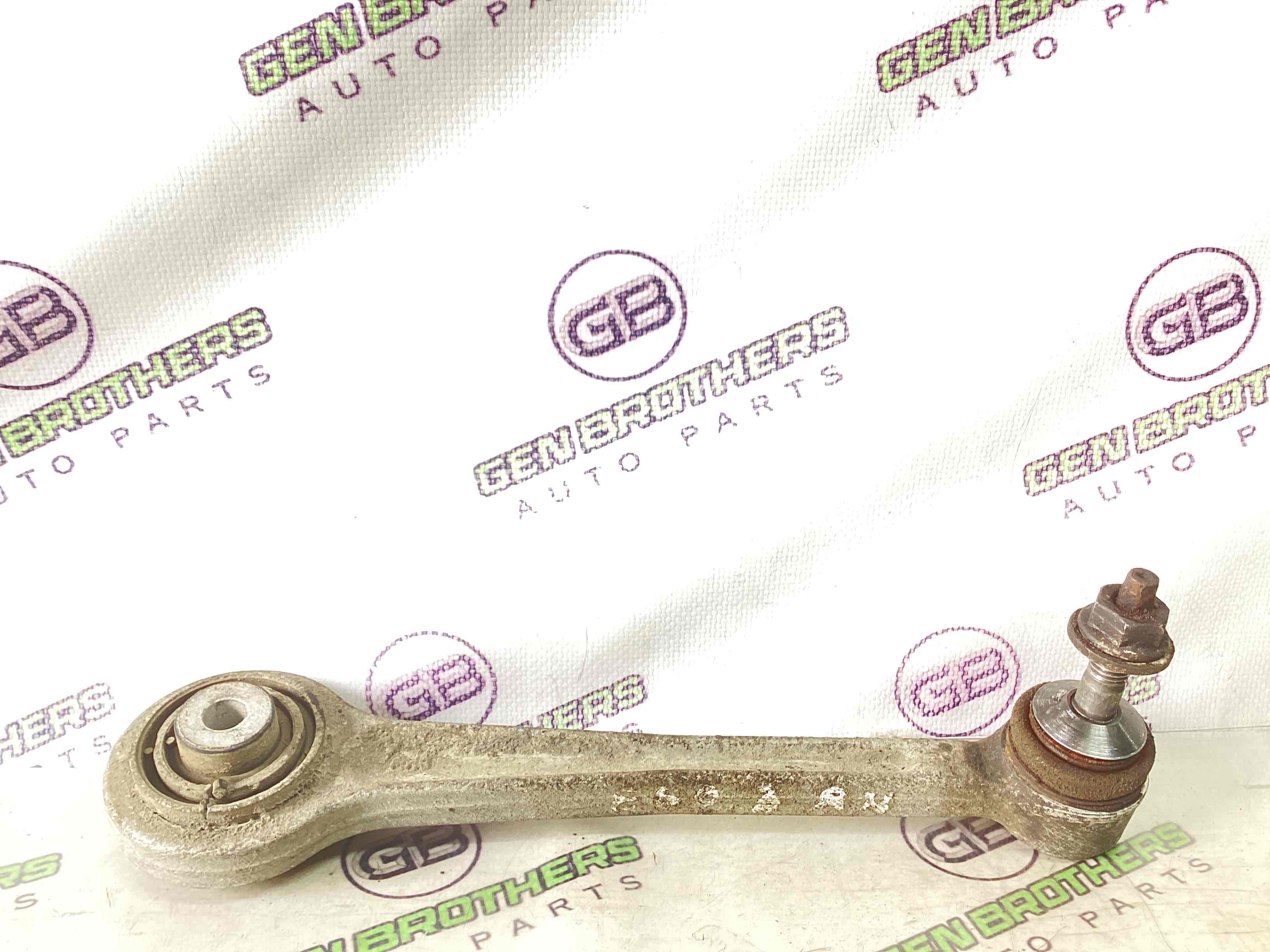 Важіль задній правий