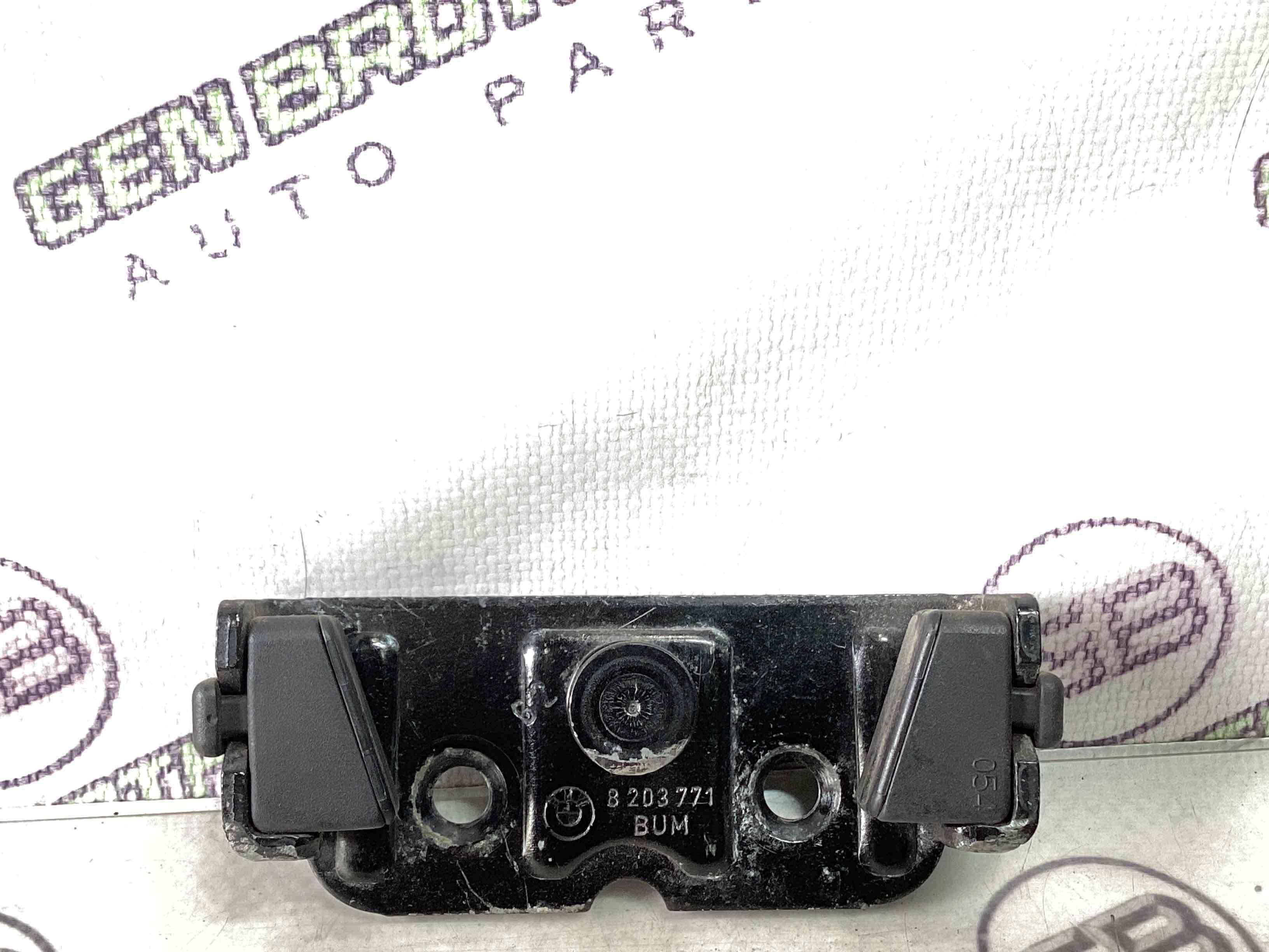 Петля кришки багажника, двері багажника