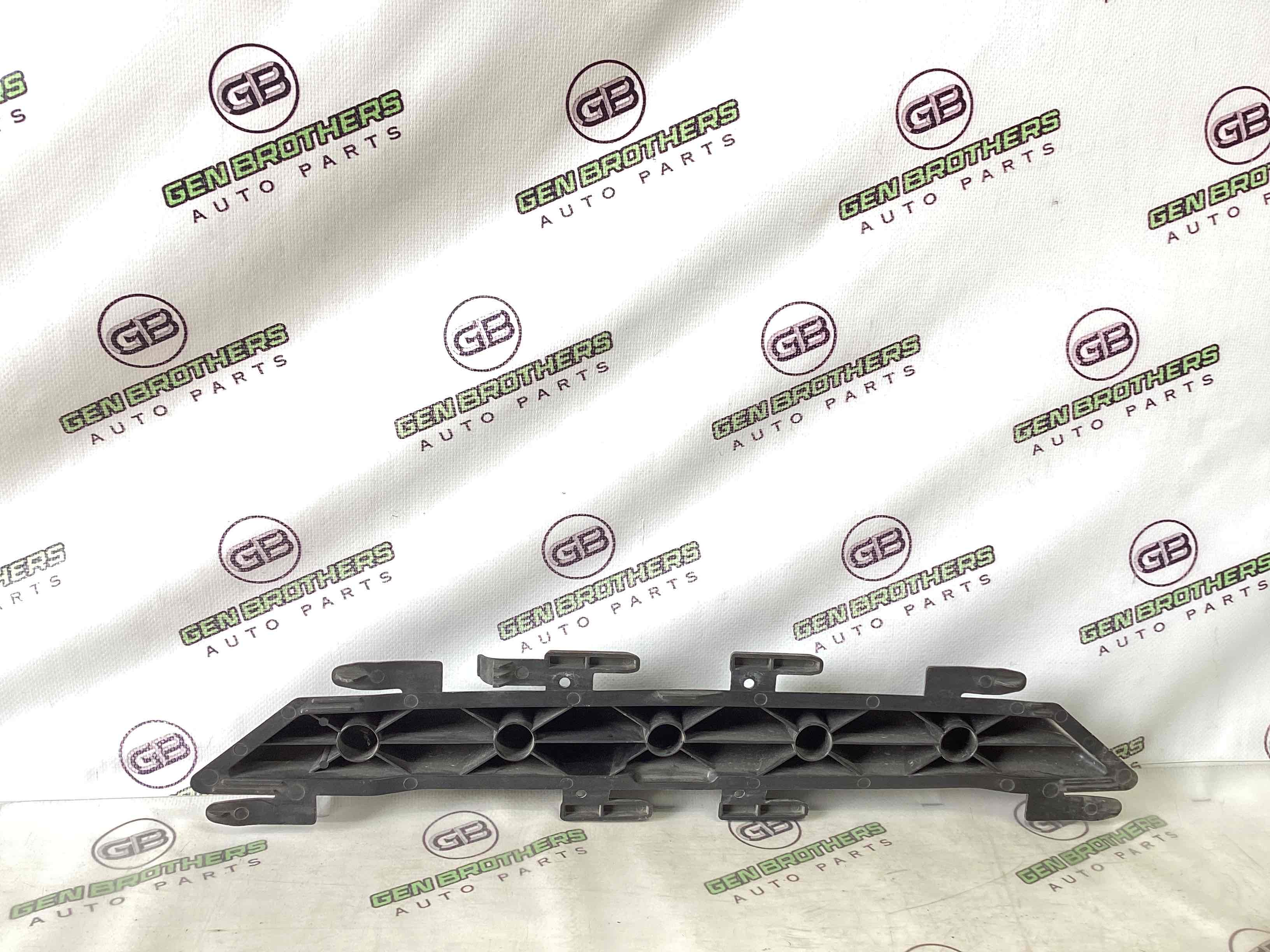 Решітки двірників пластик