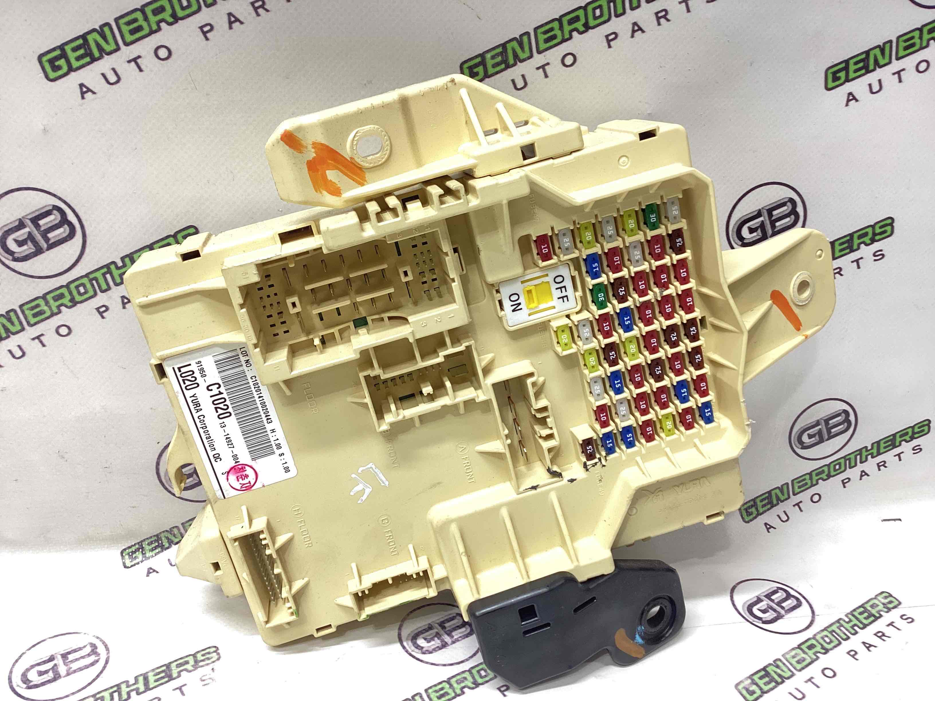 Блок запобіжників (блок реле)