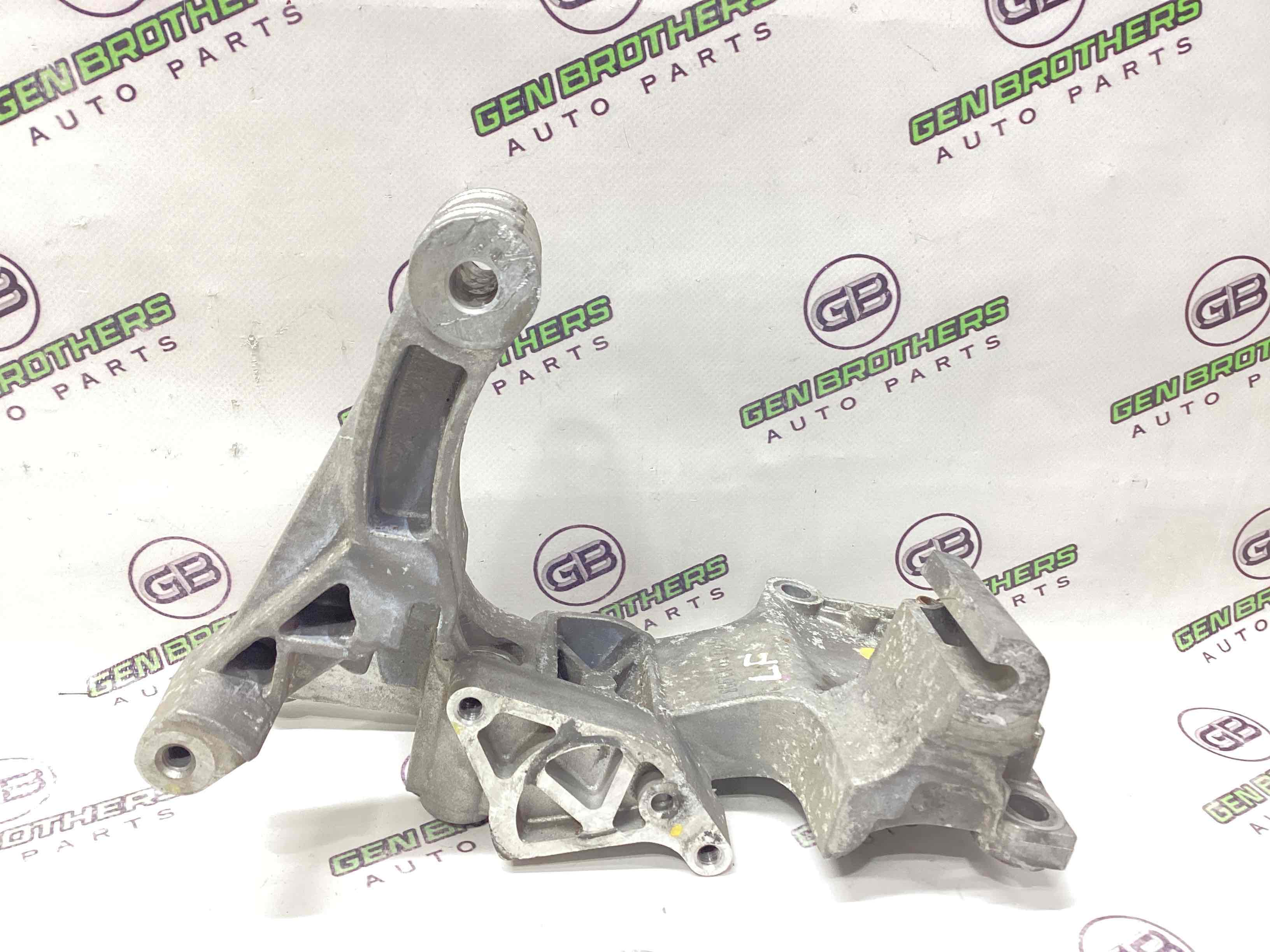 Генератор, кронштейн генератора