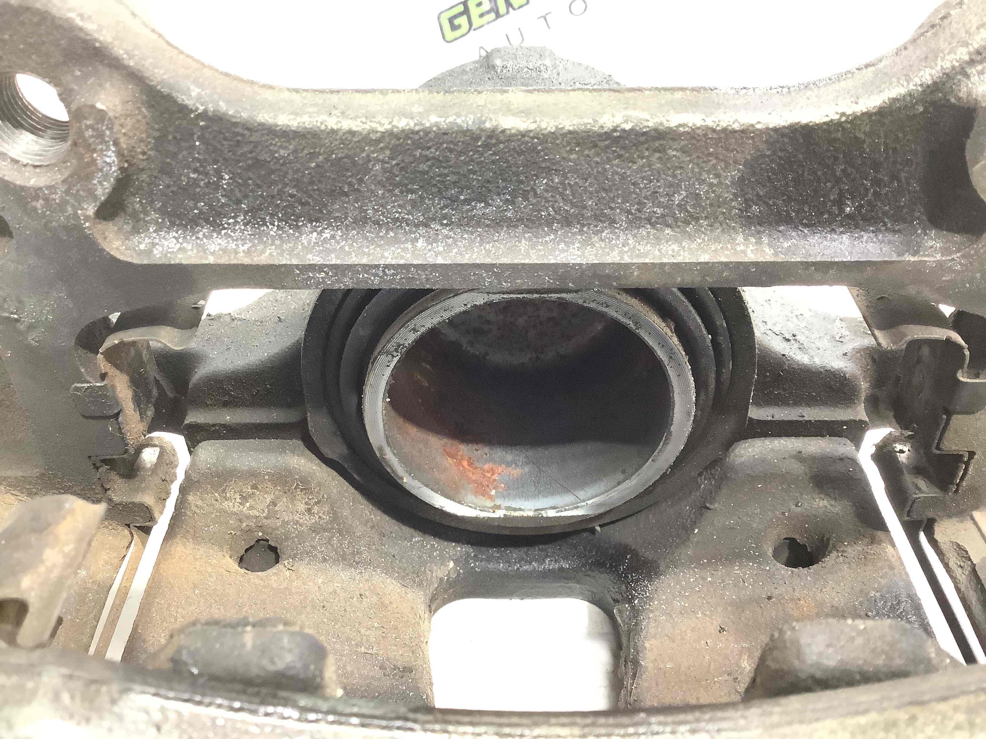 Супорт передній правий