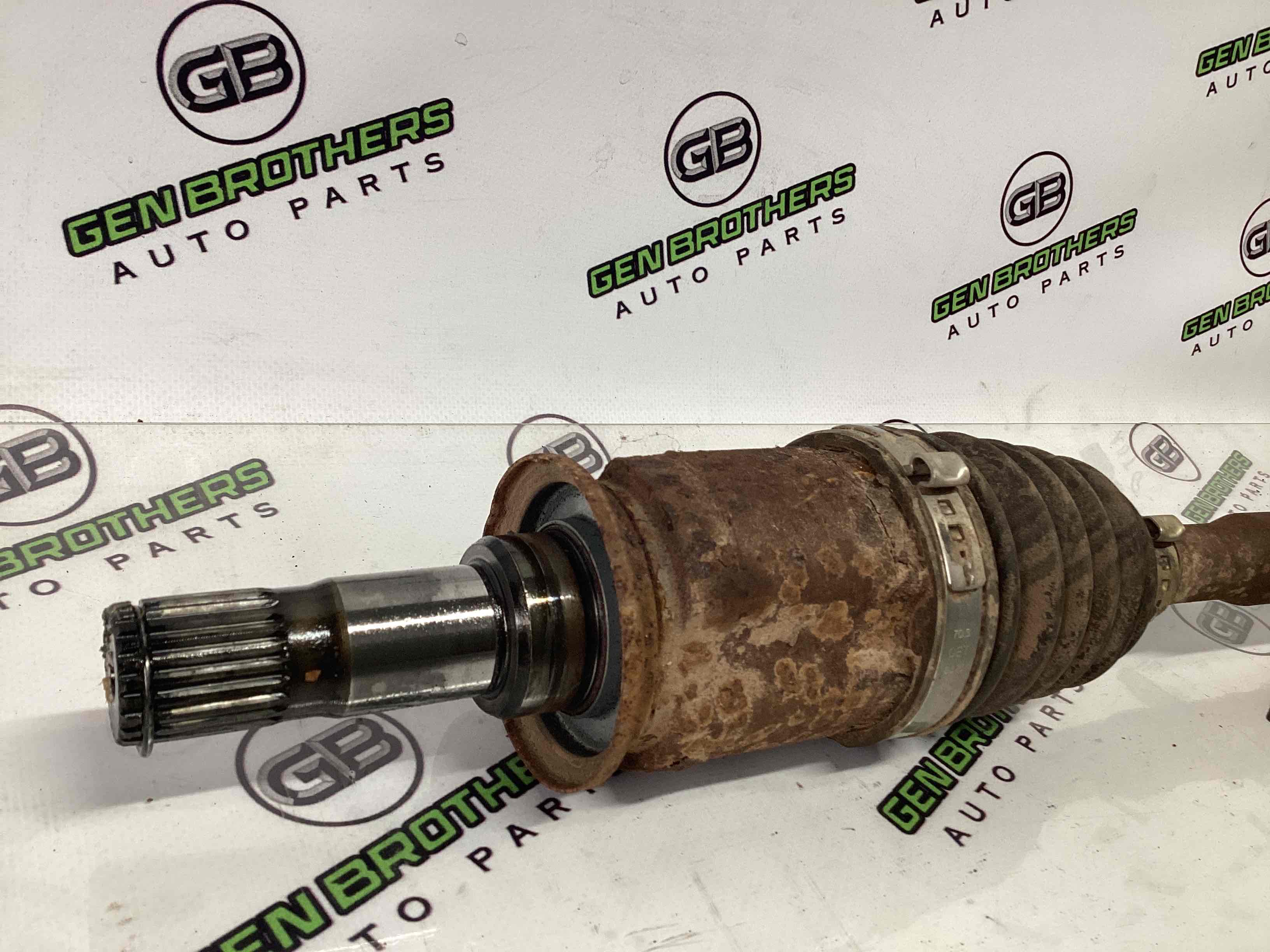 Напіввісь задня ліва