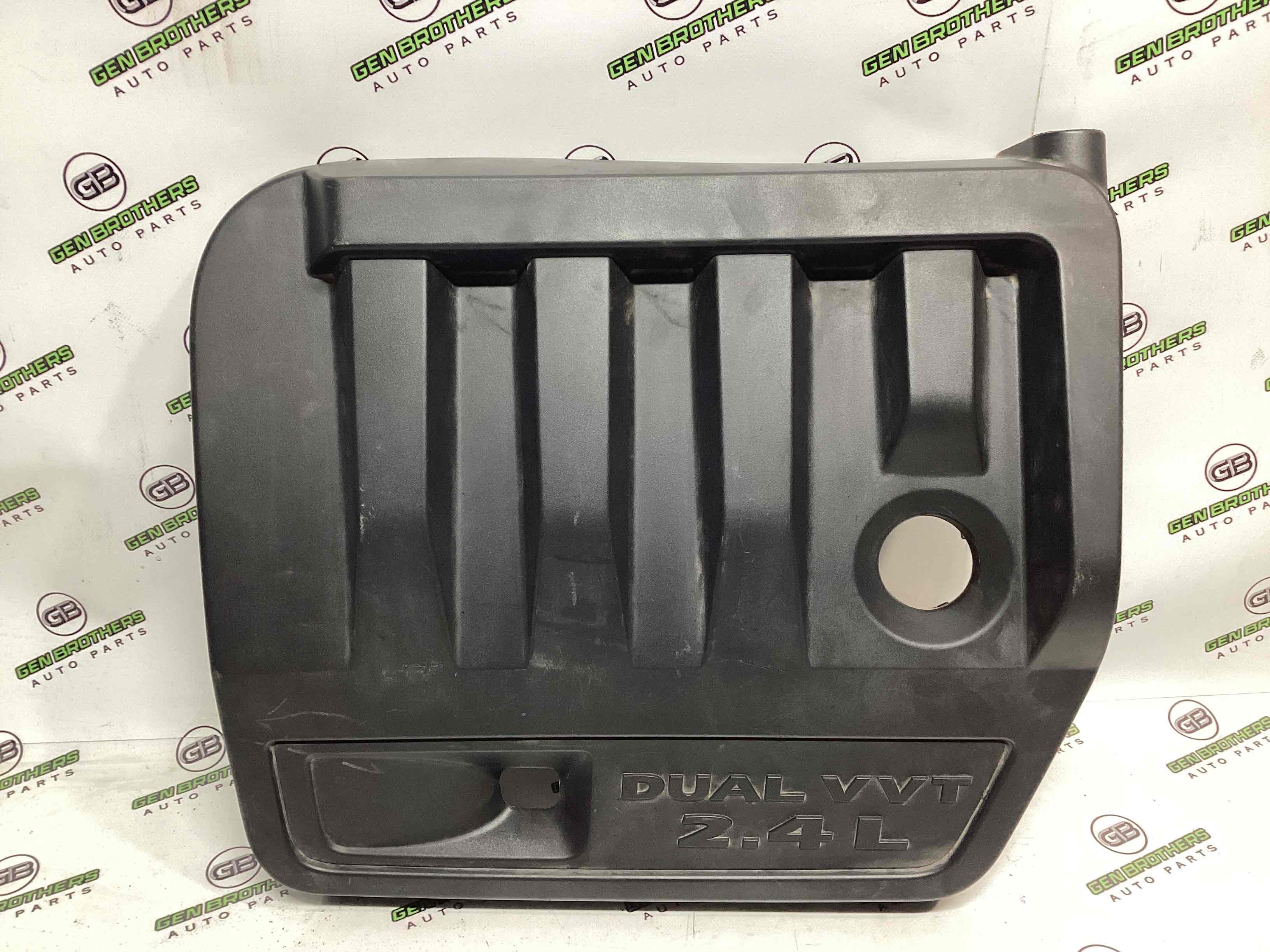 Кришка двигуна декоративна