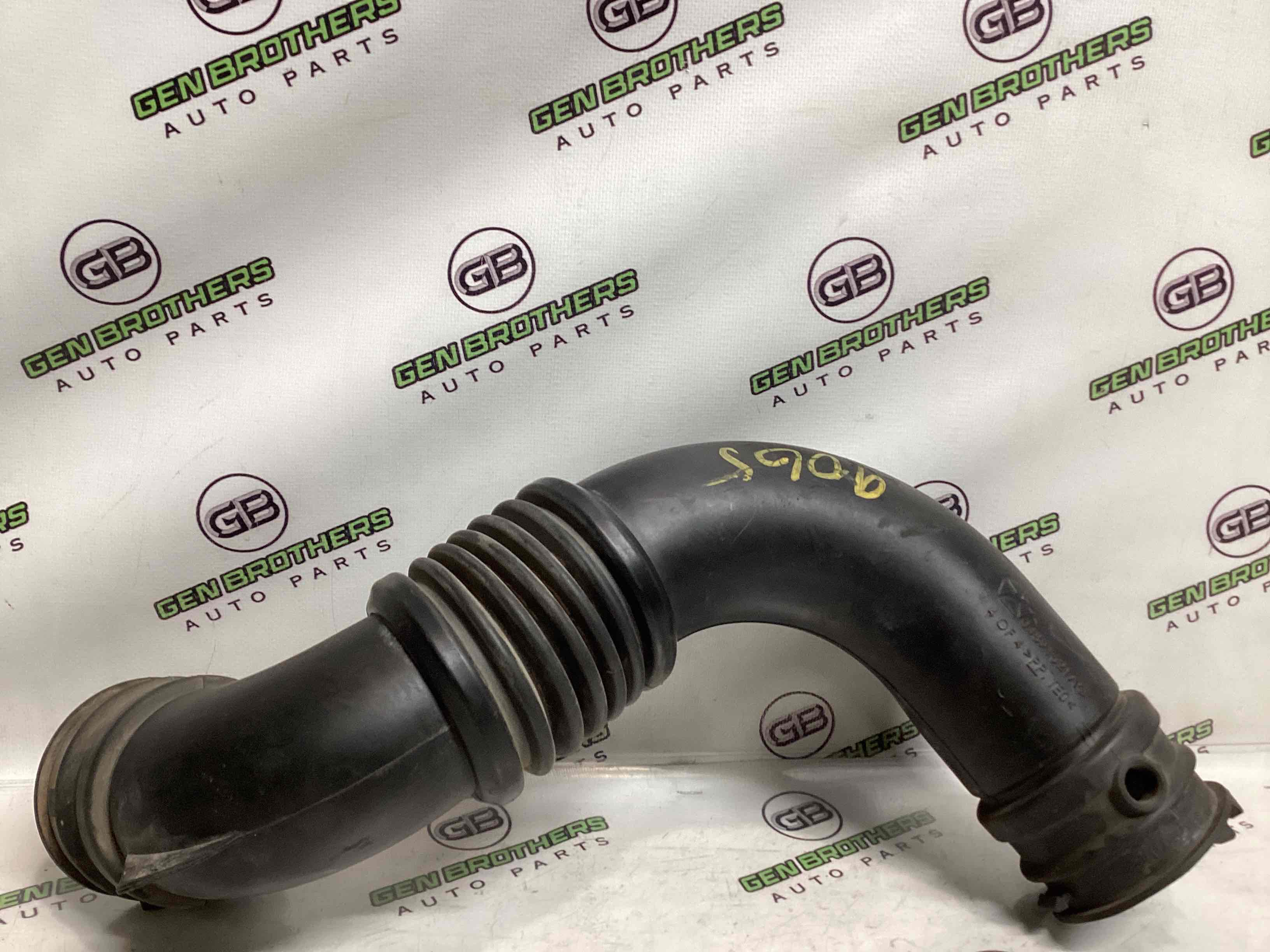 Патрубок повітряного фільтра