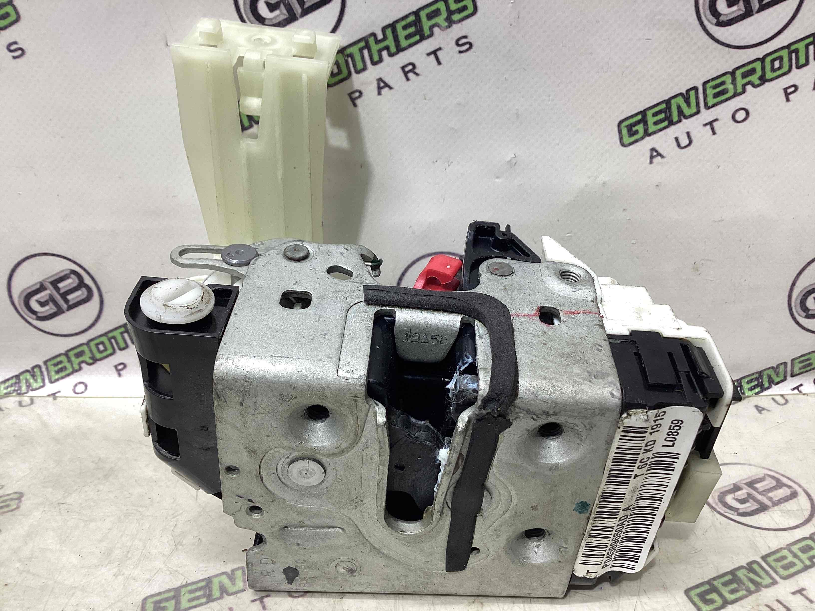 Замок дверей задньої правої