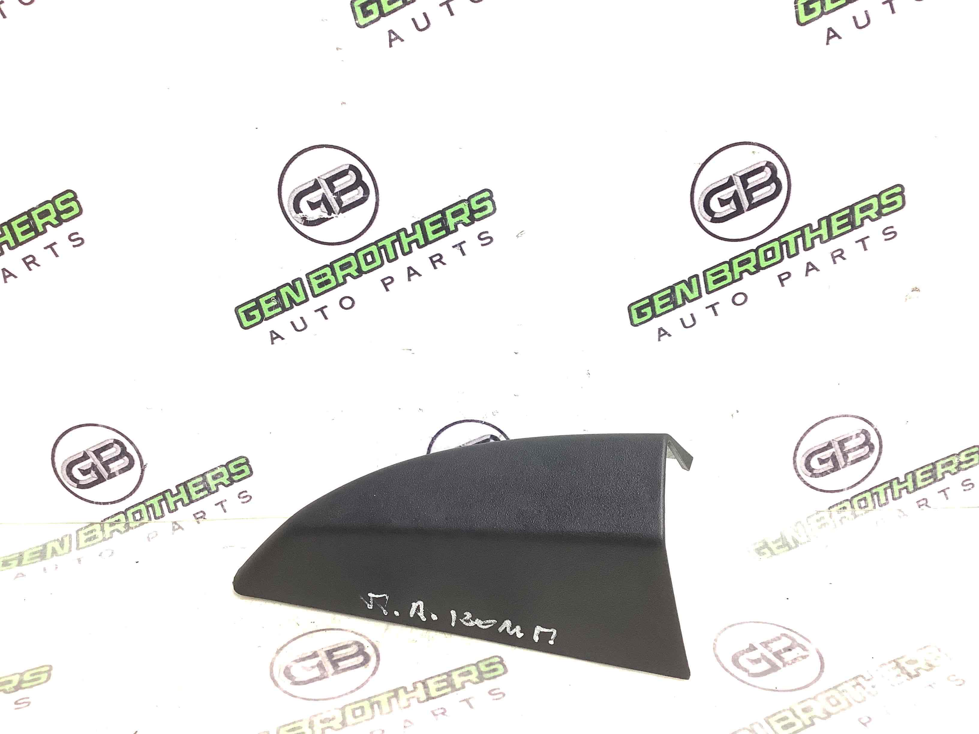 Корпус, накладка, кріплення лівого дзеркала