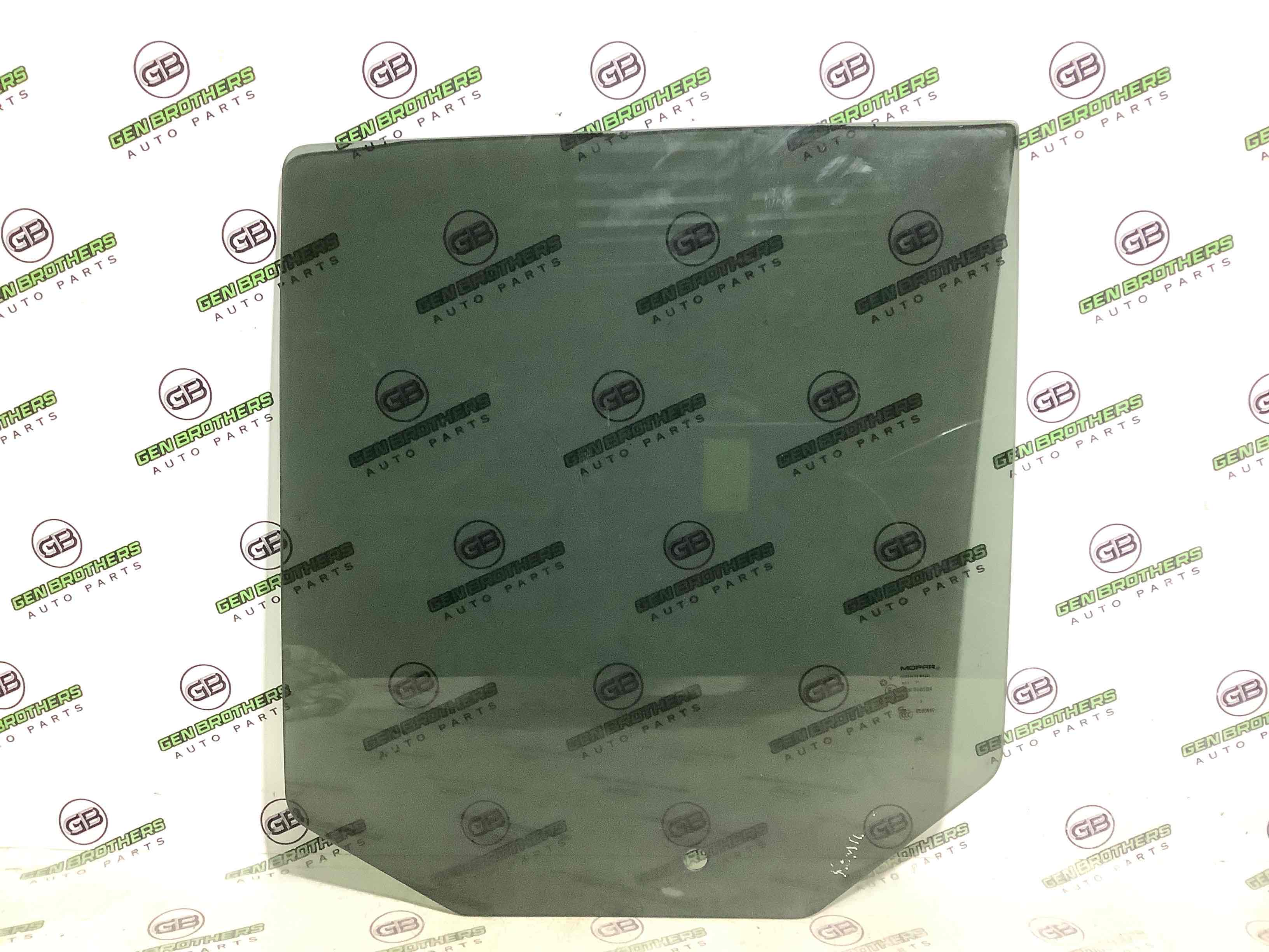 Скло заднє ліве