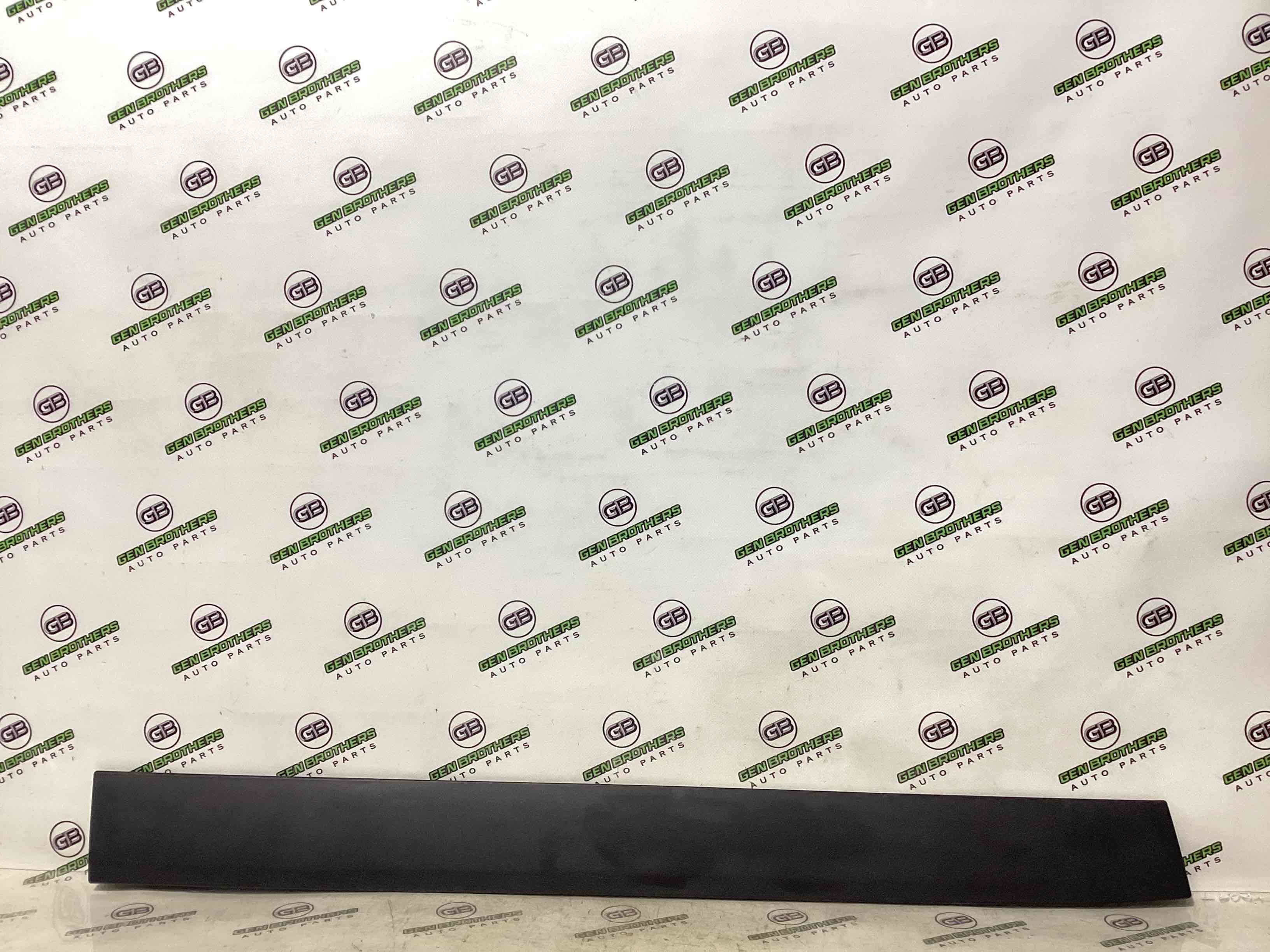 Молдинг двері передньої лівої