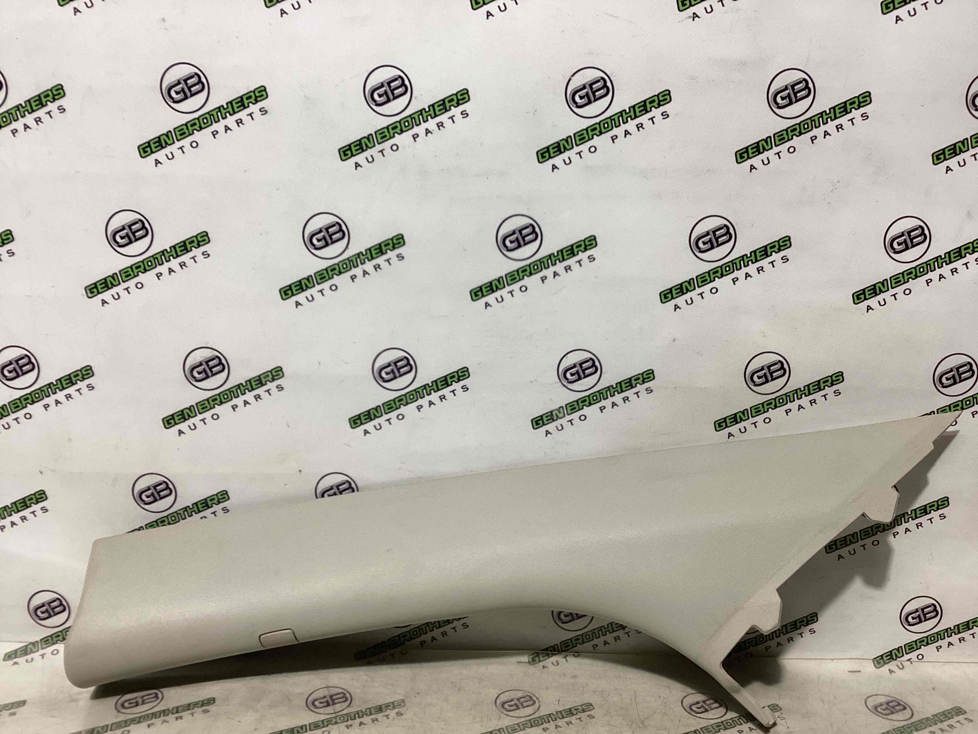 Обшивка передньої стійки ліва