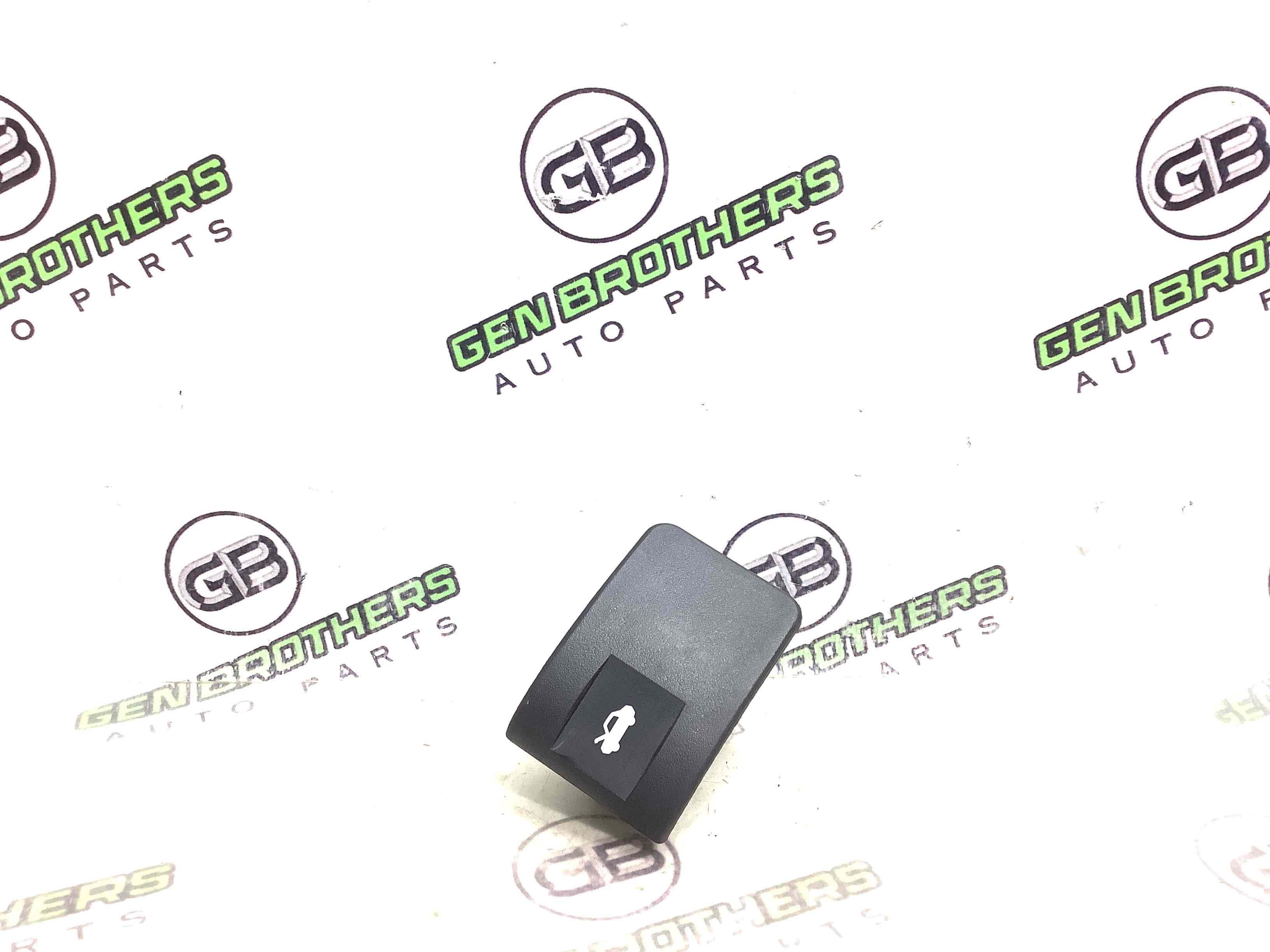 Ручка відкривання капота