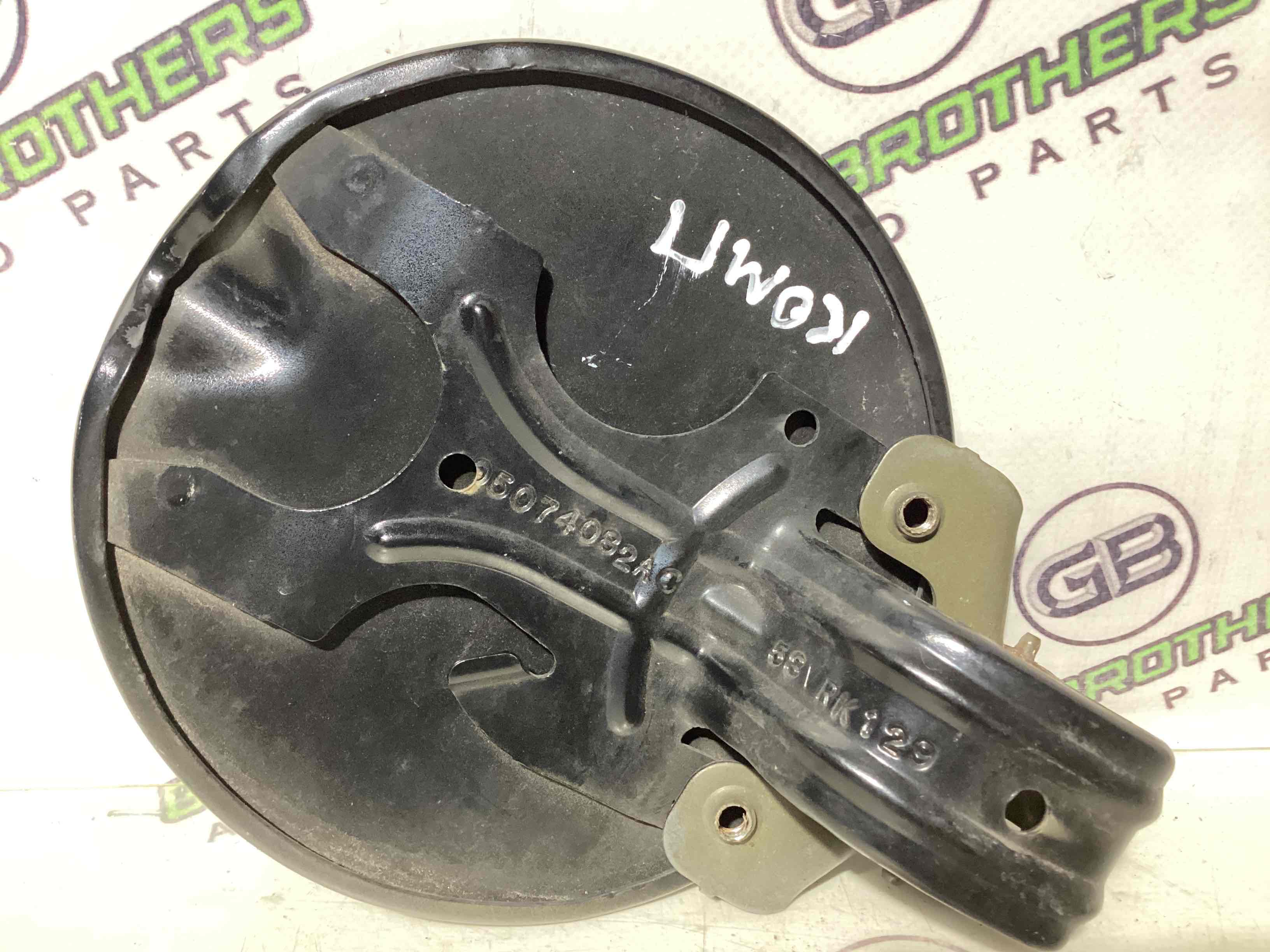 Лючок бензобака