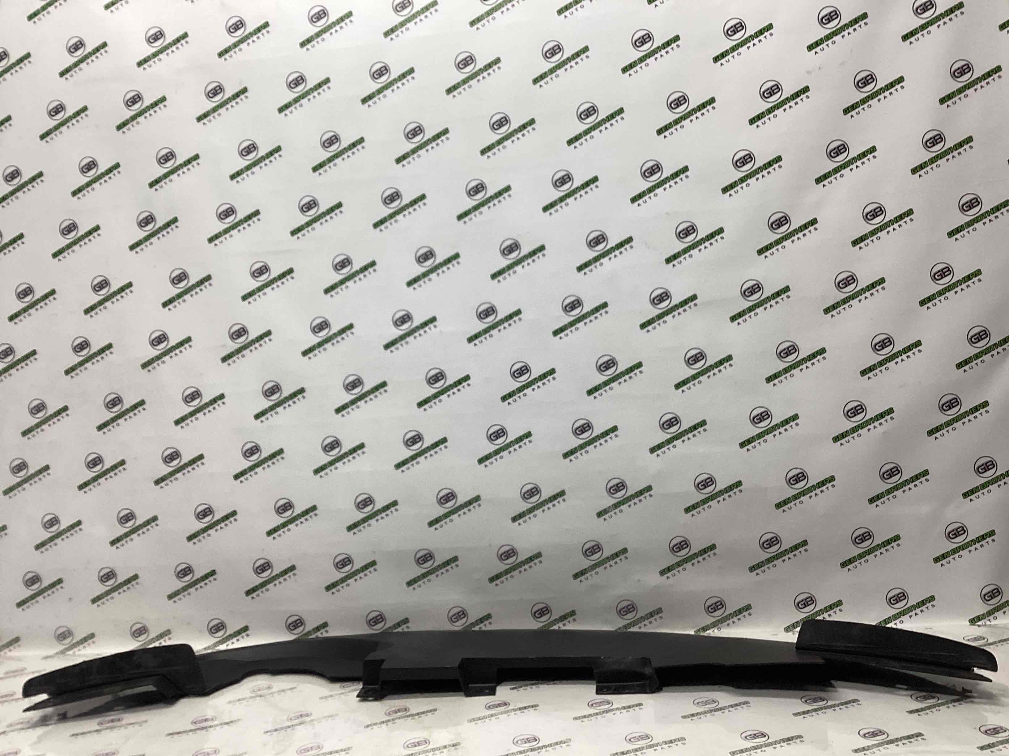 Губа бампера нижня