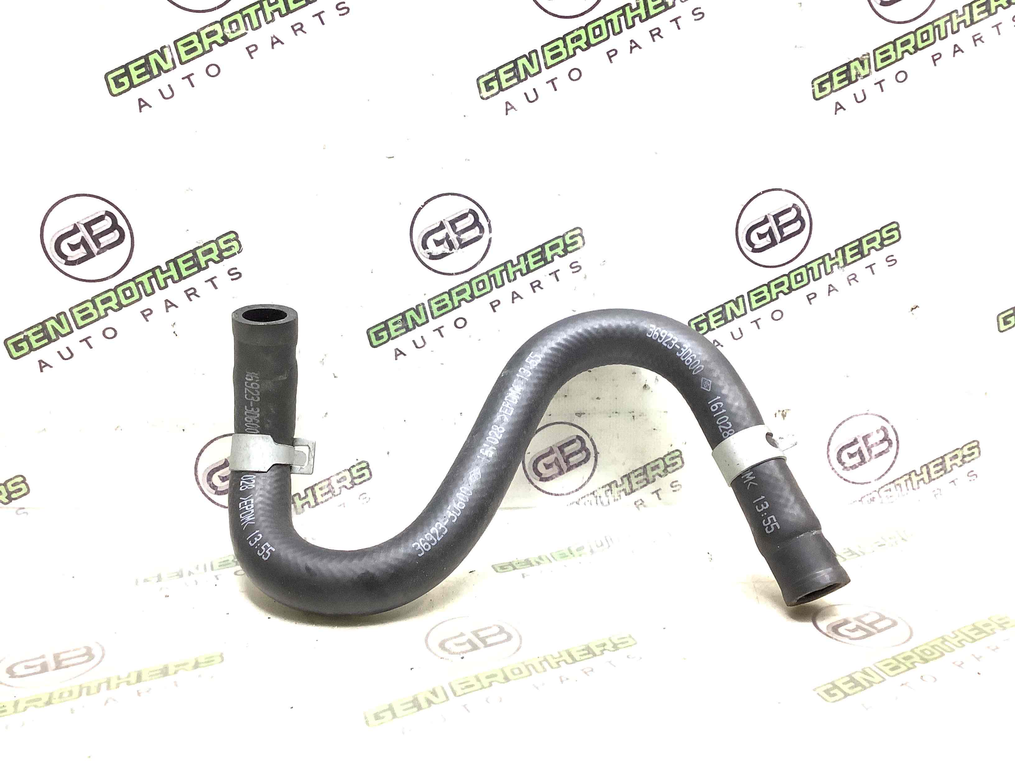 Патрубок трубопровід, шланг