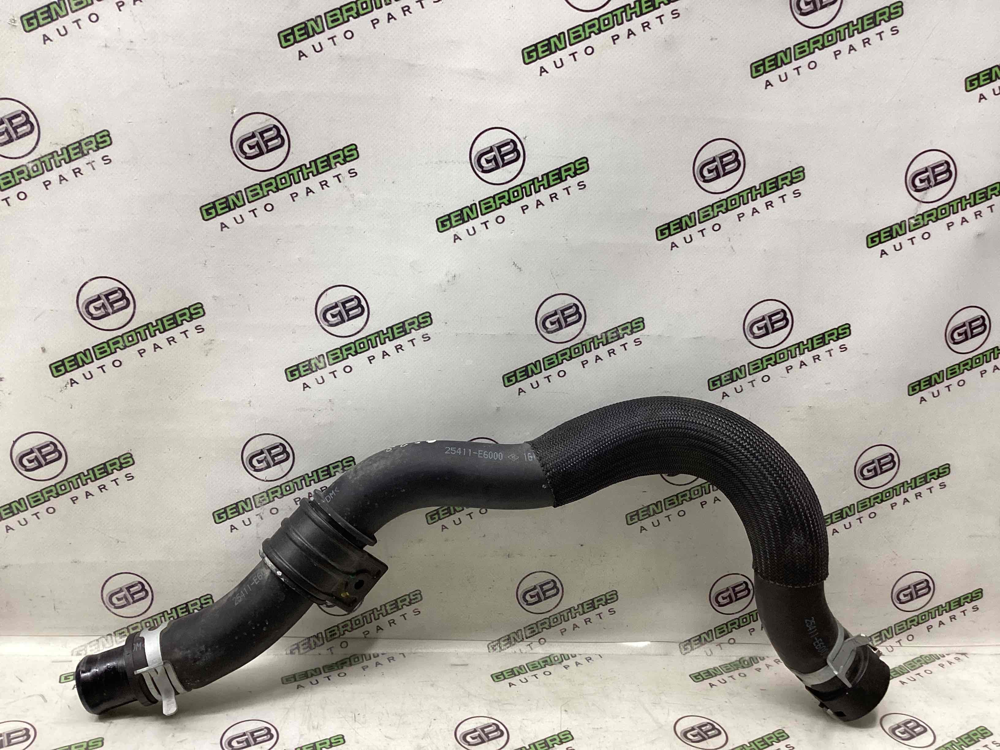 Патрубок трубопровід, шланг