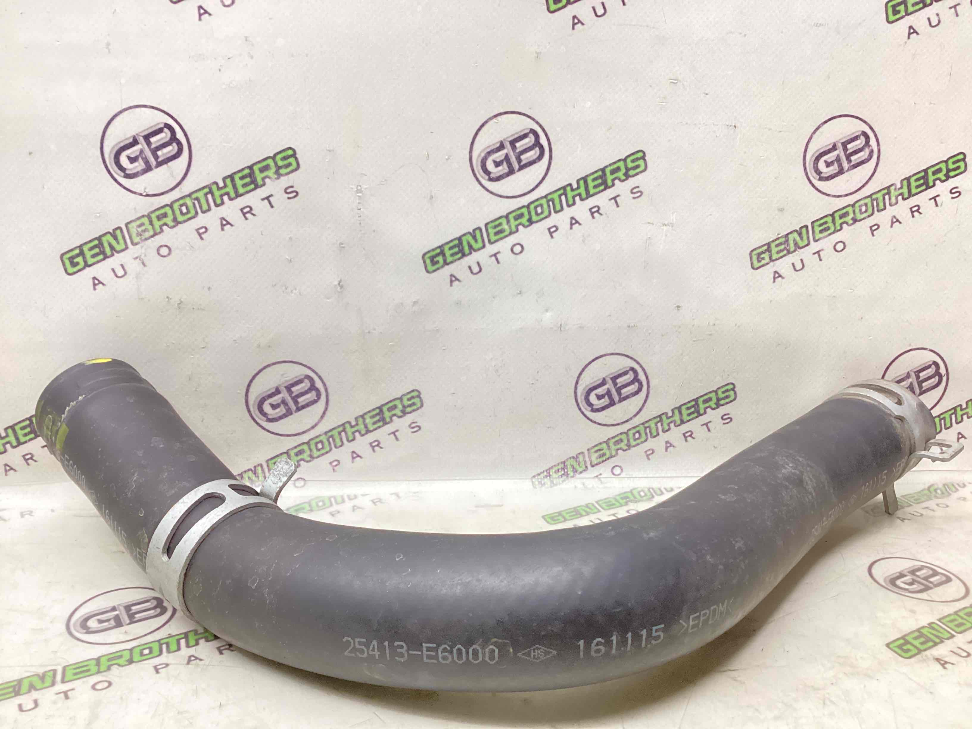 Патрубок радіаторів