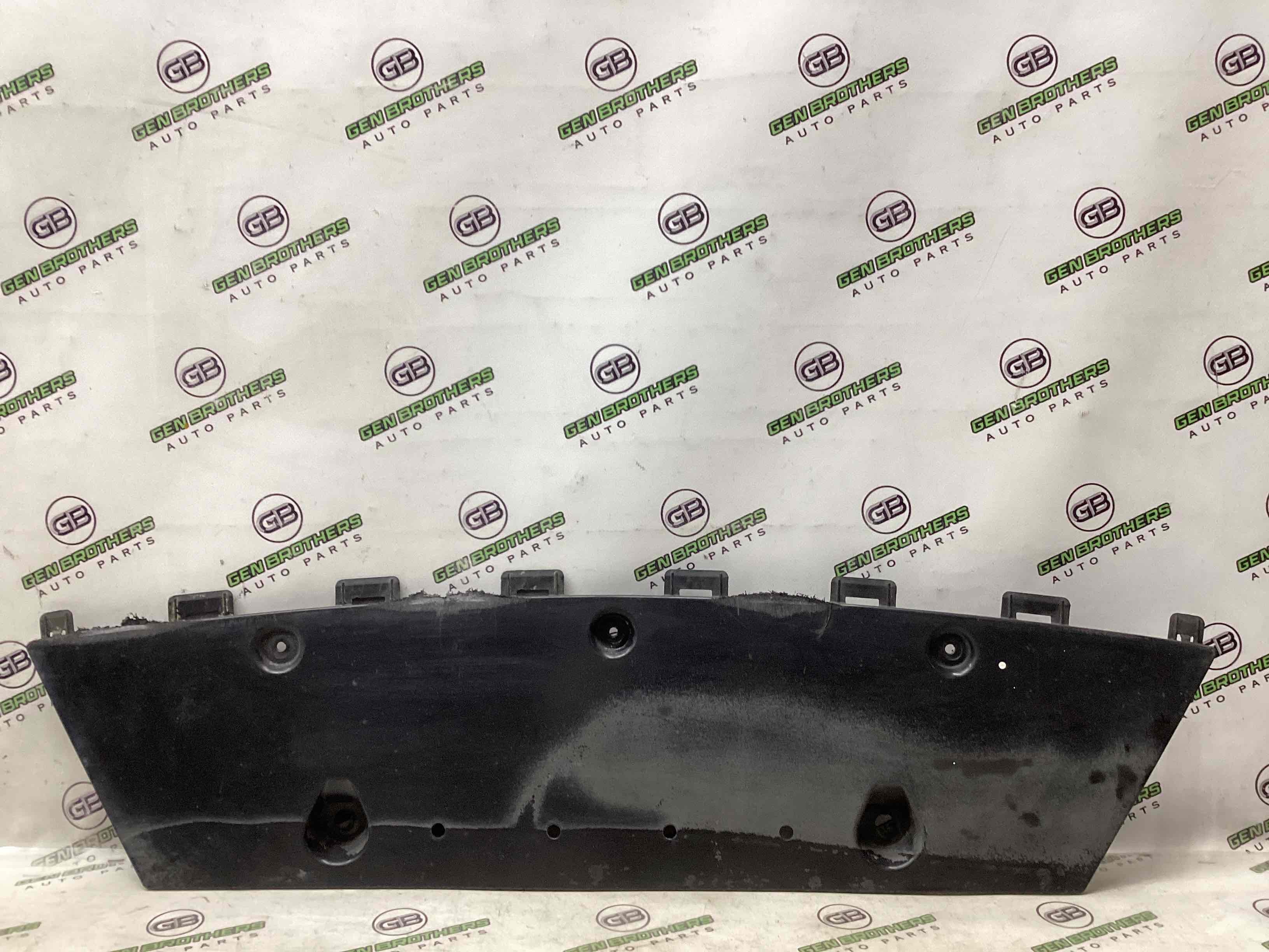 Захист заднього бампера