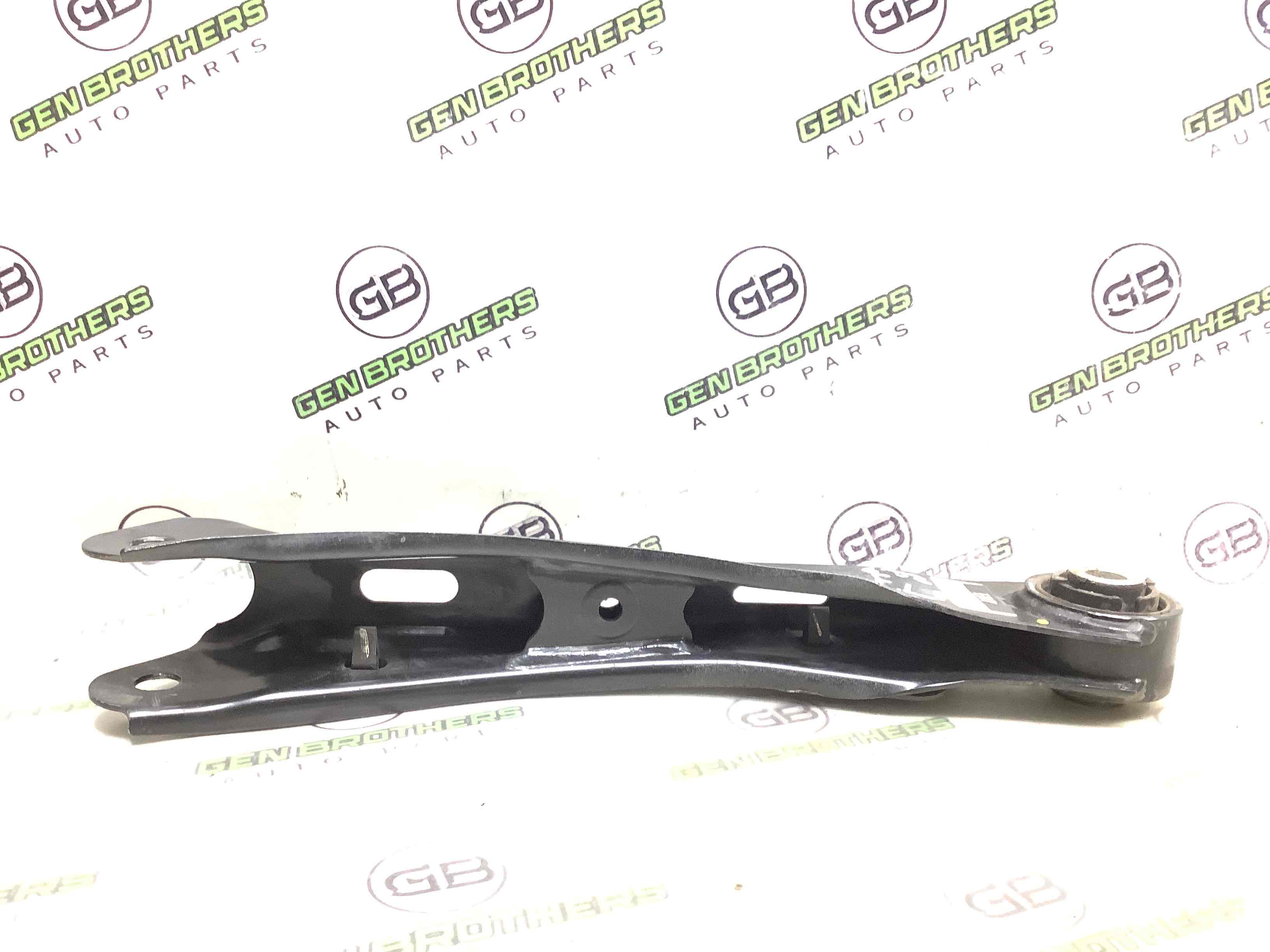 Важіль задній правий