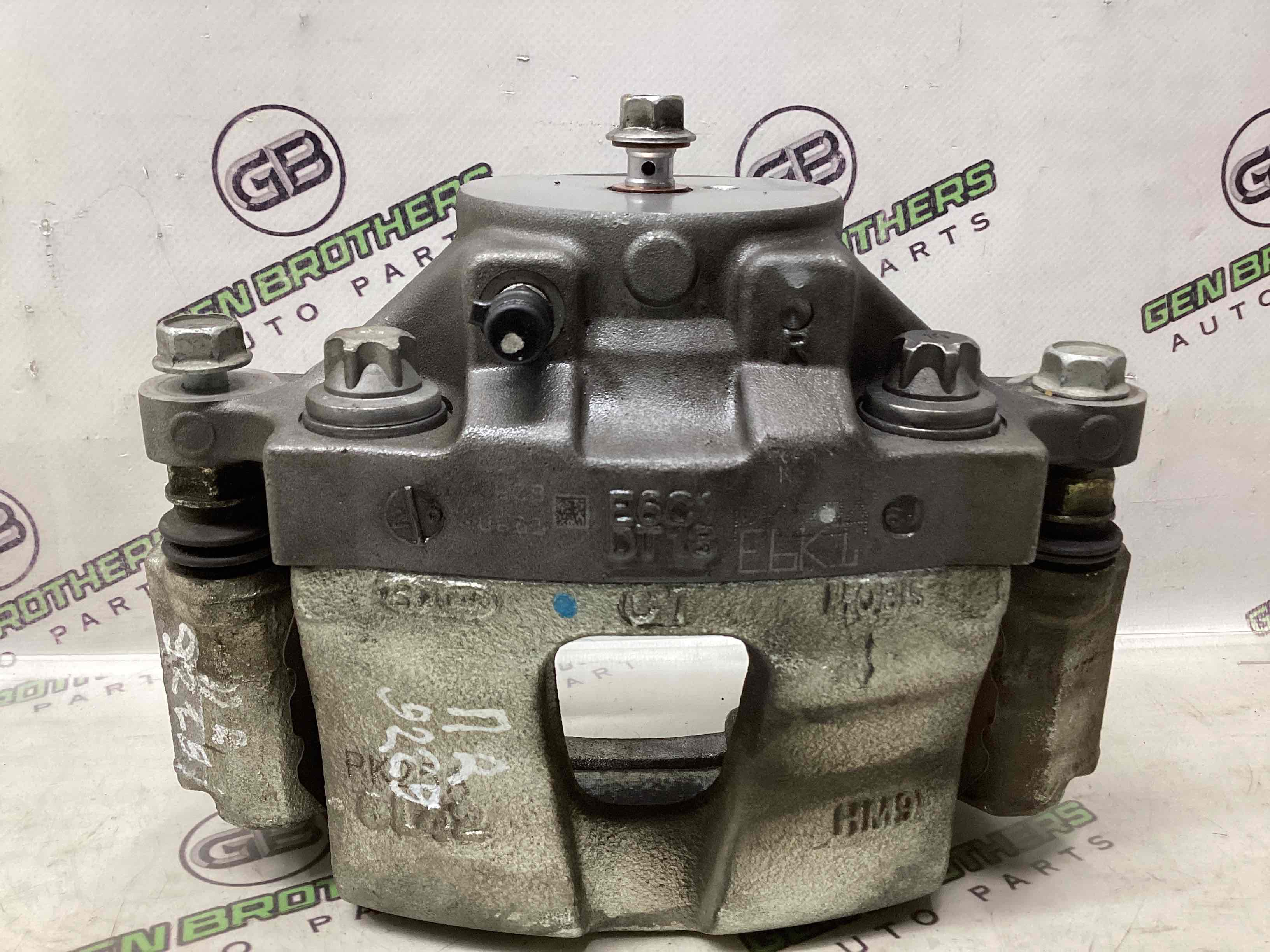 Супорт передній правий