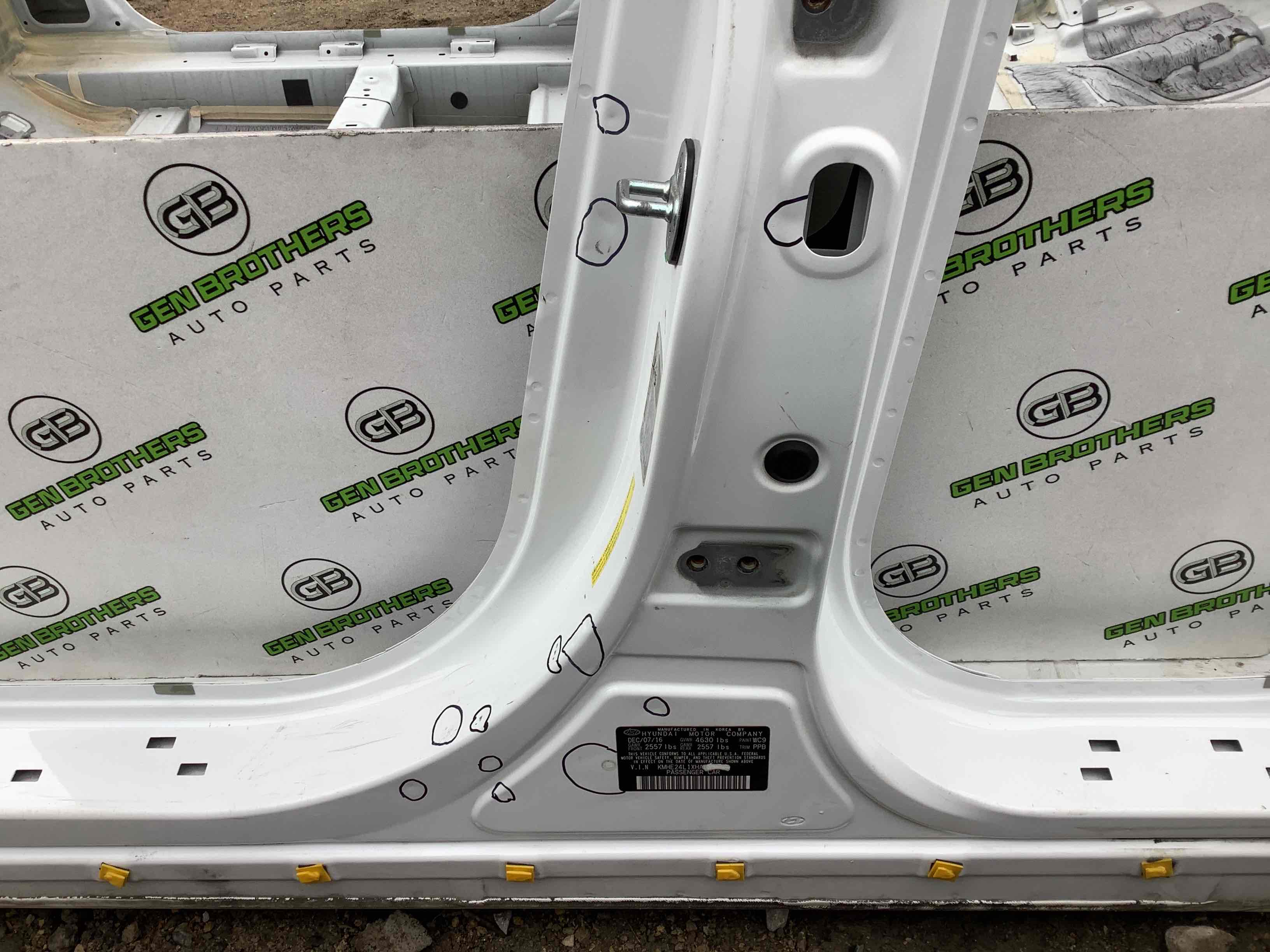 Стійки кузова та пороги