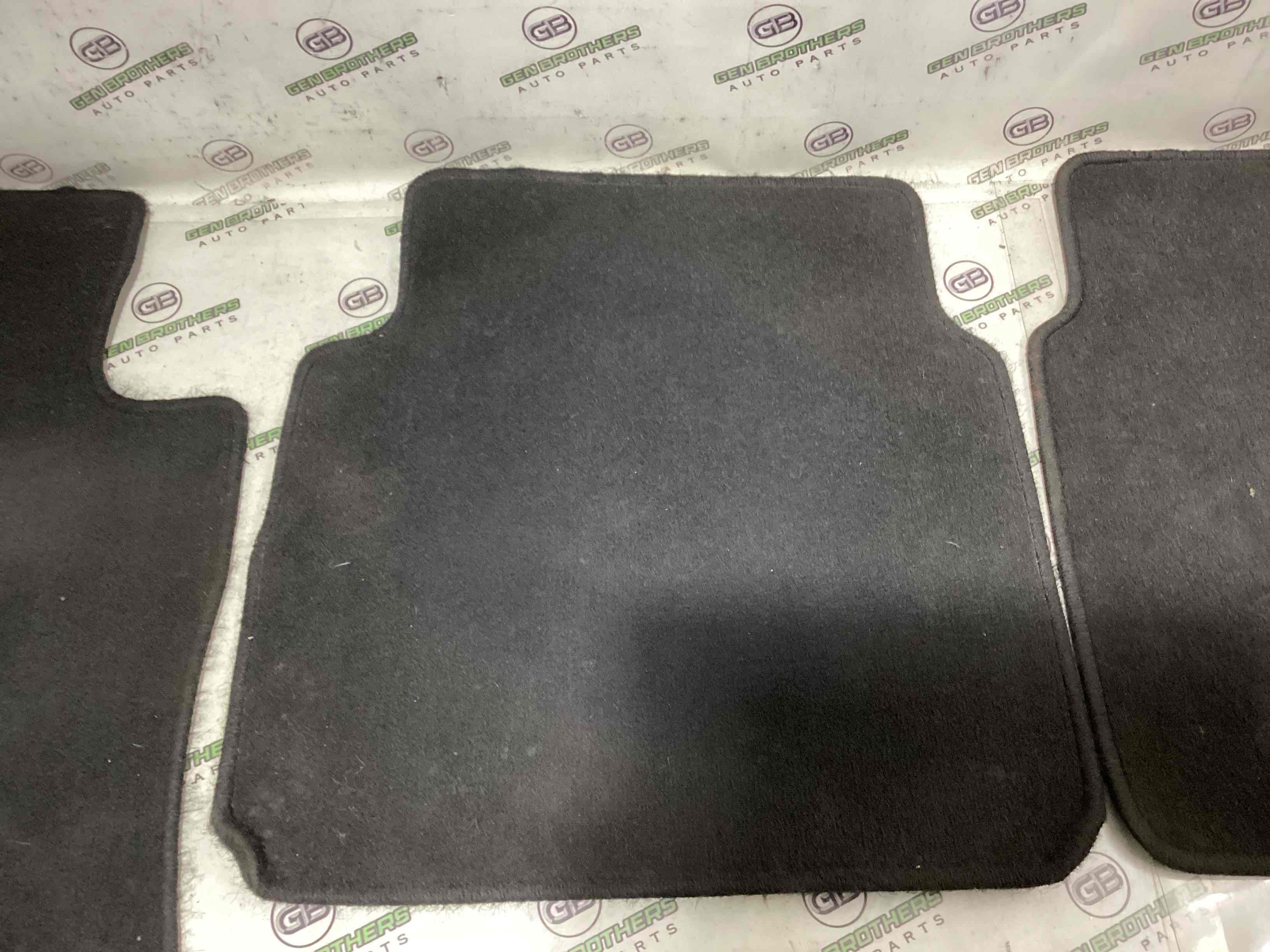 Килимки комплекти, підлога салону