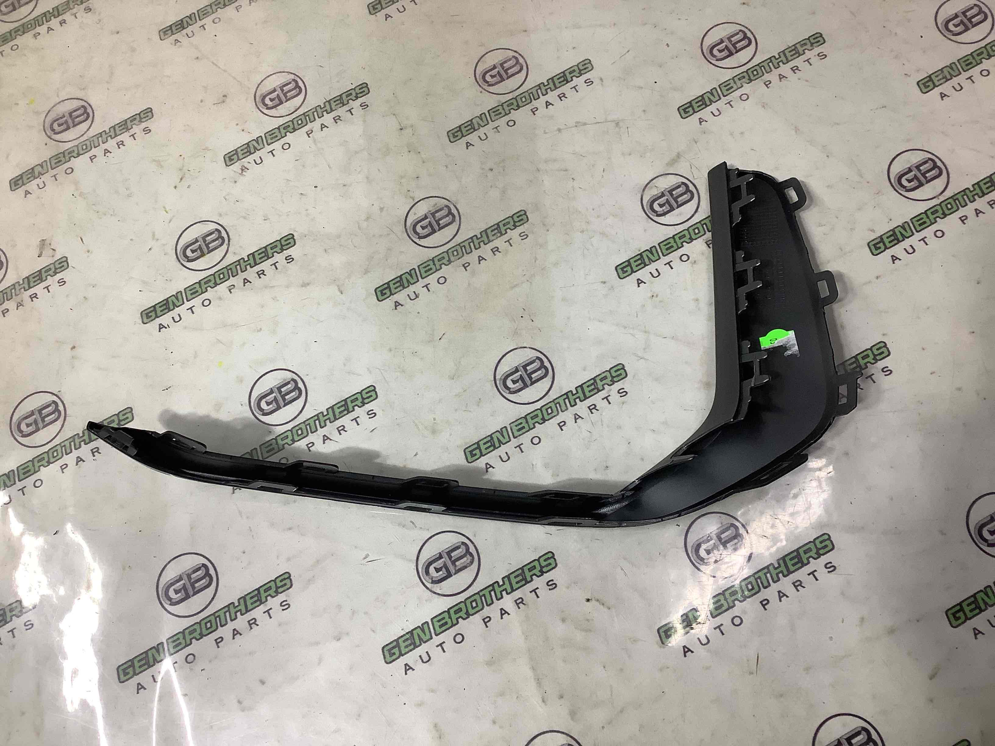 Заглушка, вставка решетка в бампер