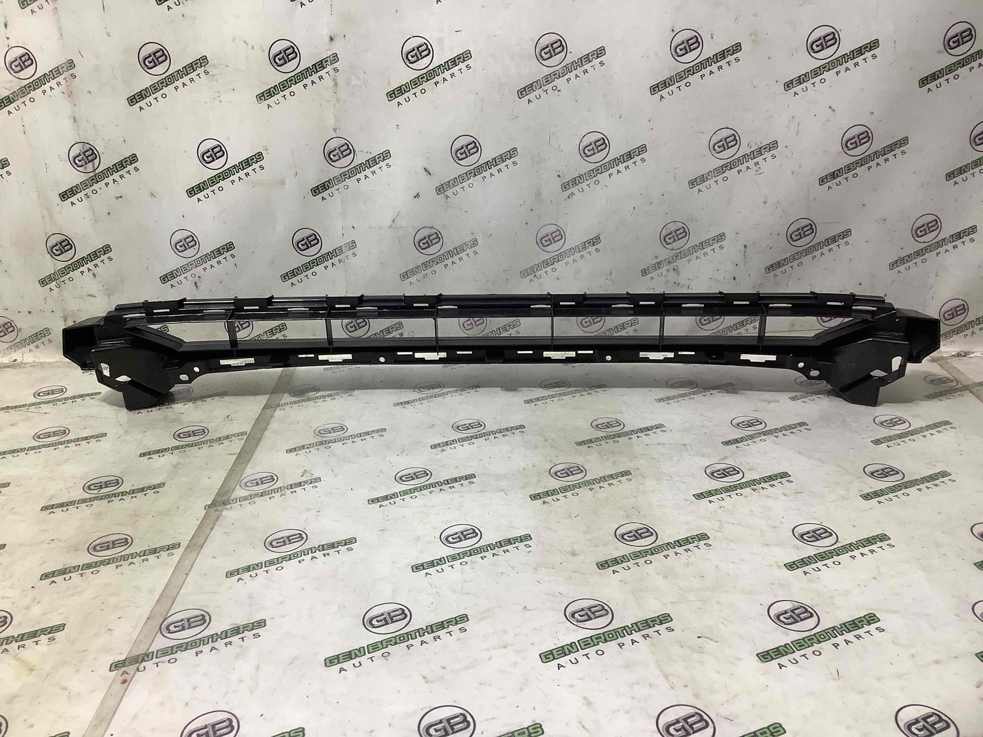 Заглушка, вставка решетка в бампер