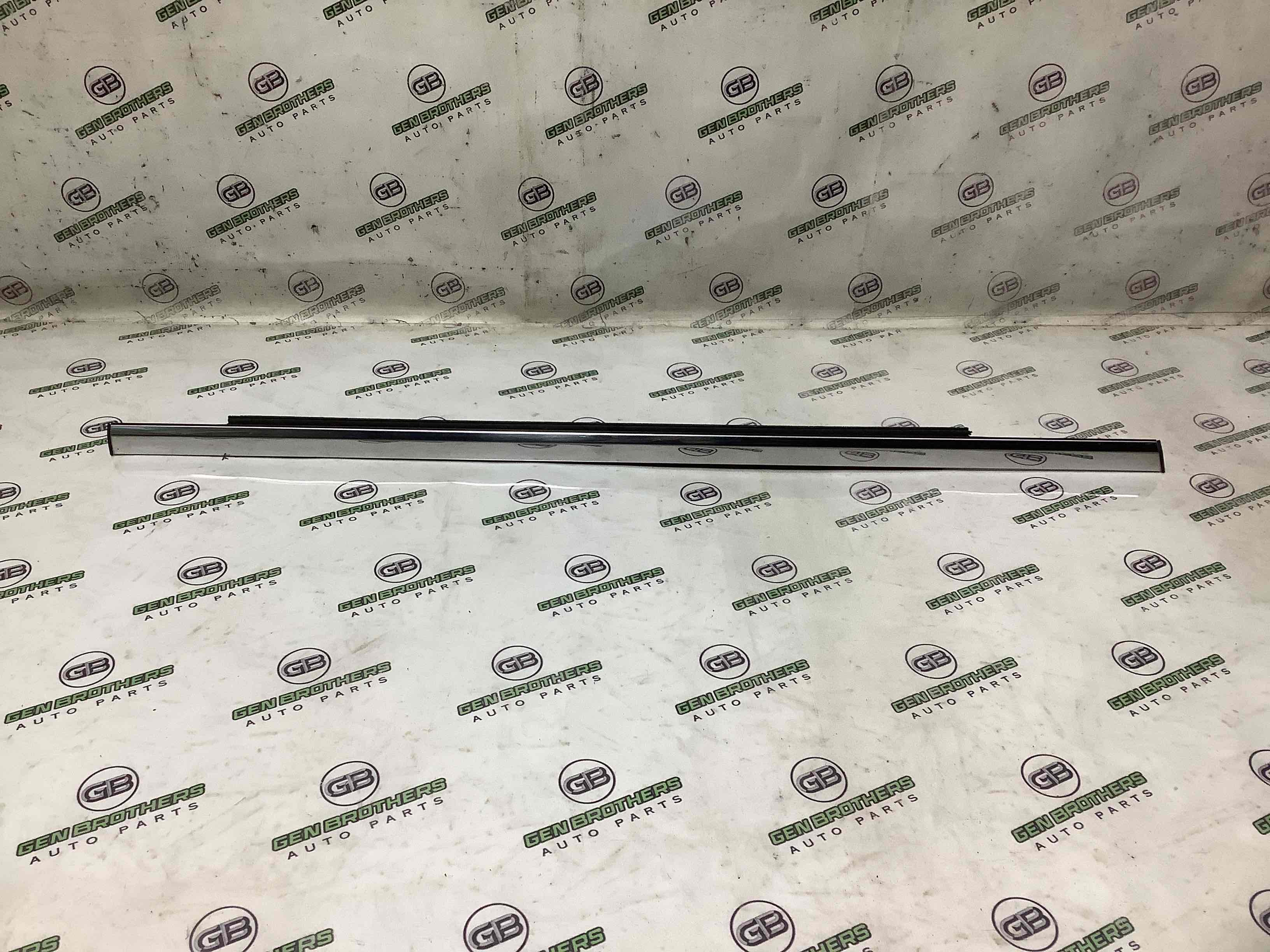 Молдинг двері задньої лівої