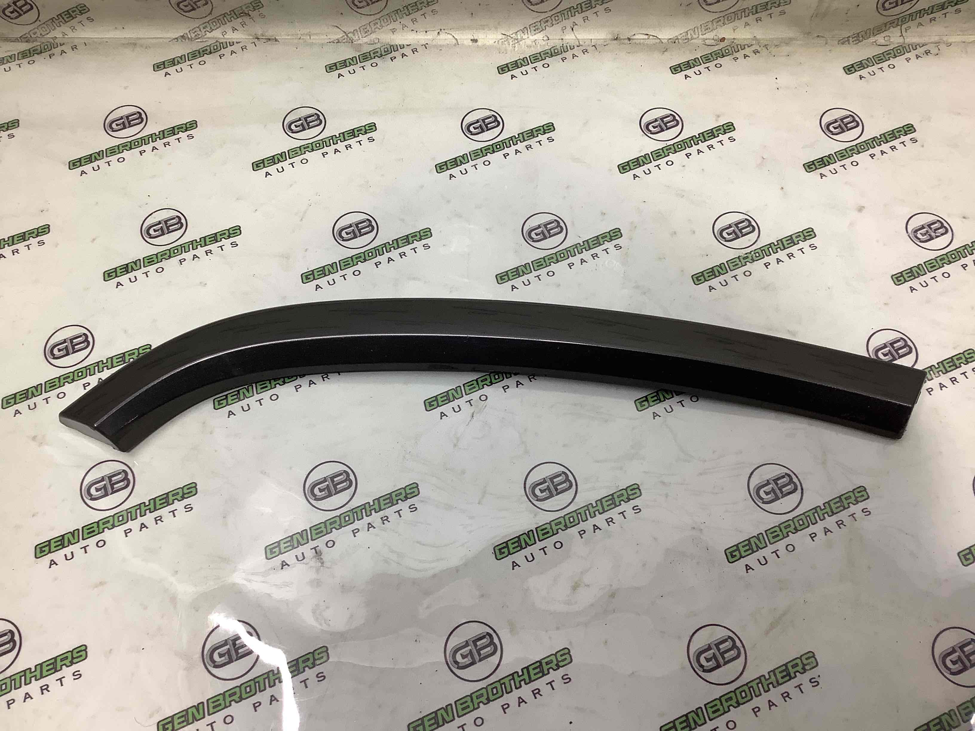 Молдинг двері задньої правої