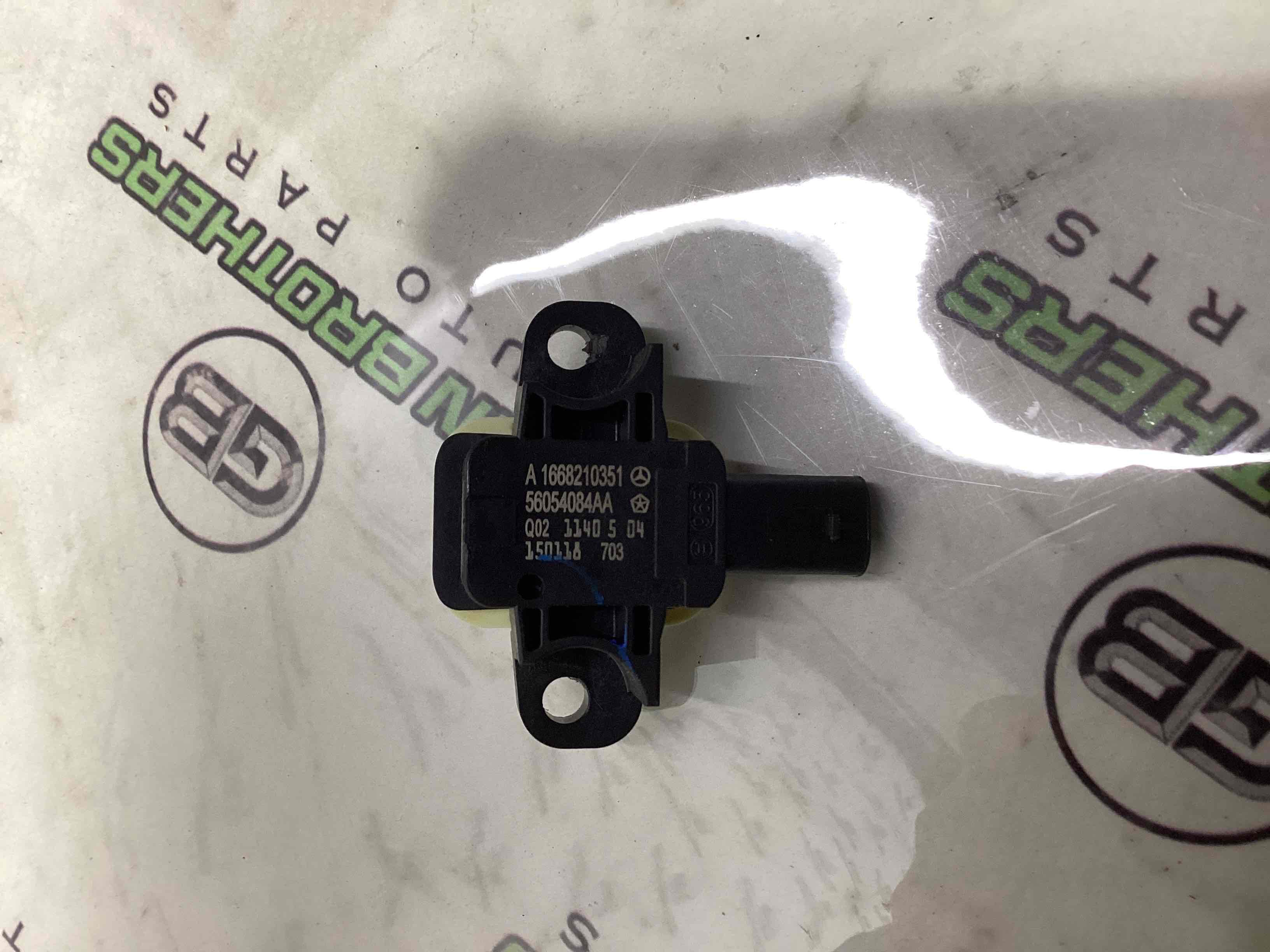 Датчик удару Airbag бічний