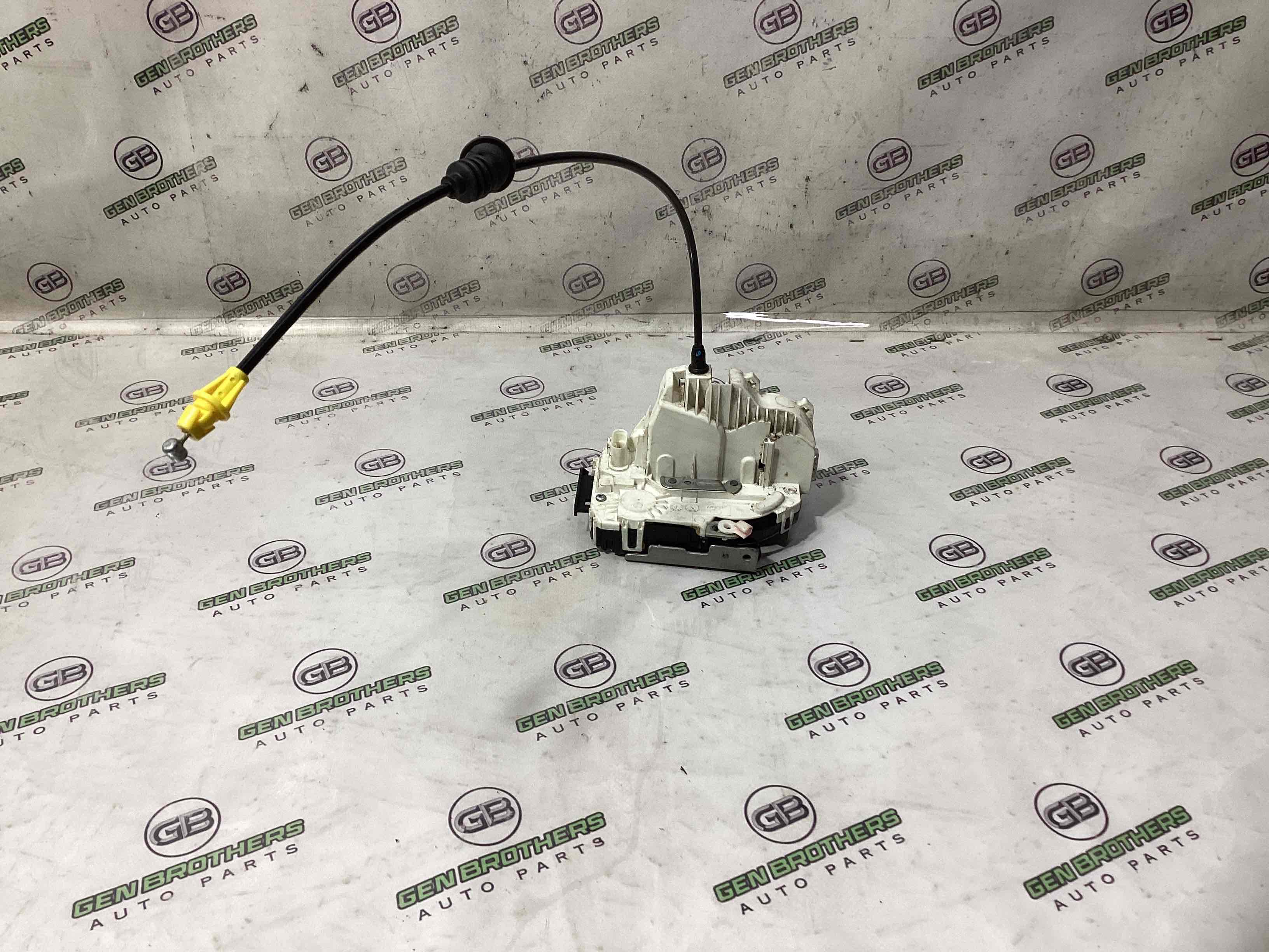 Замок дверей задньої правої