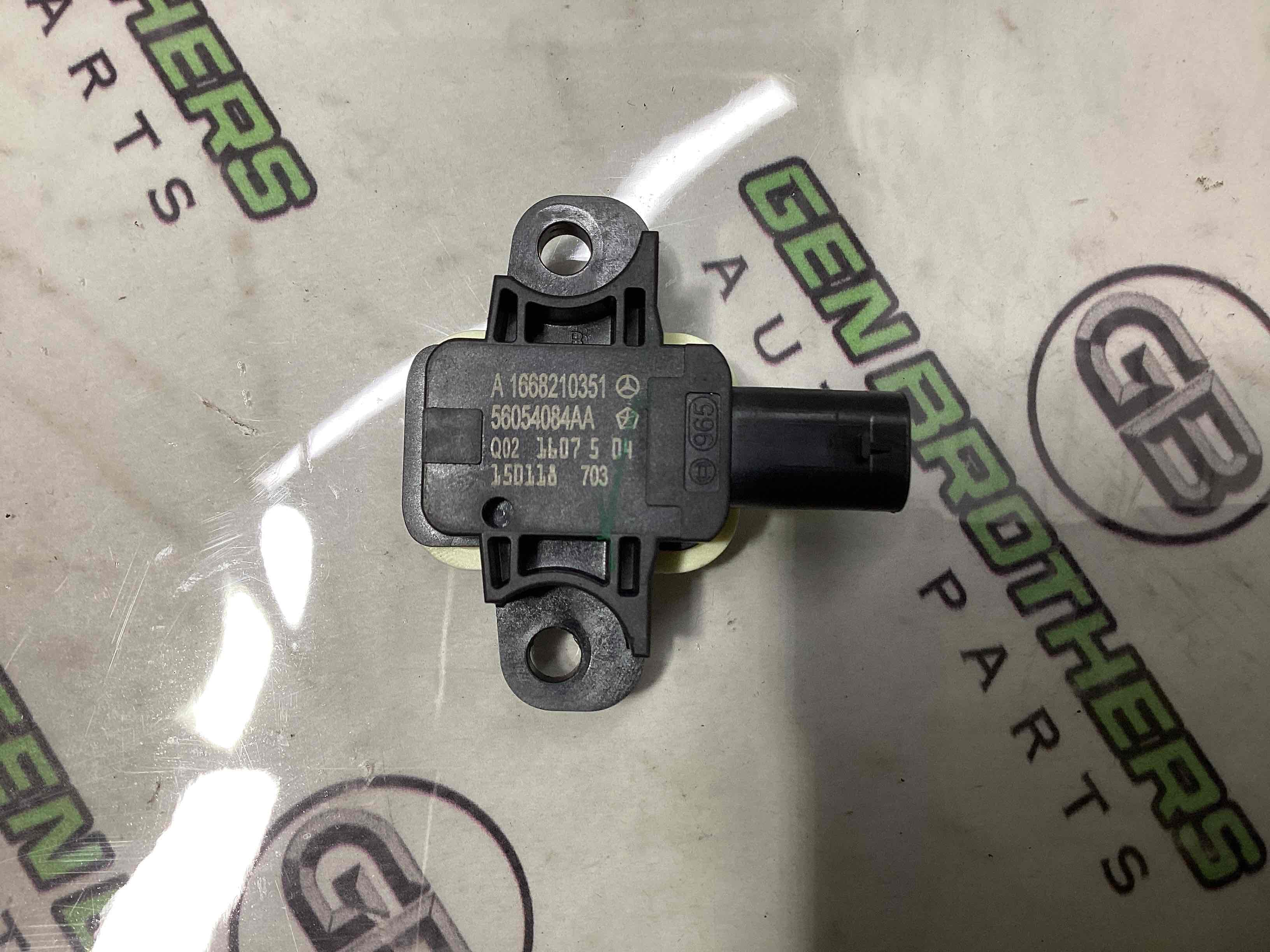 Датчик удару Airbag бічний