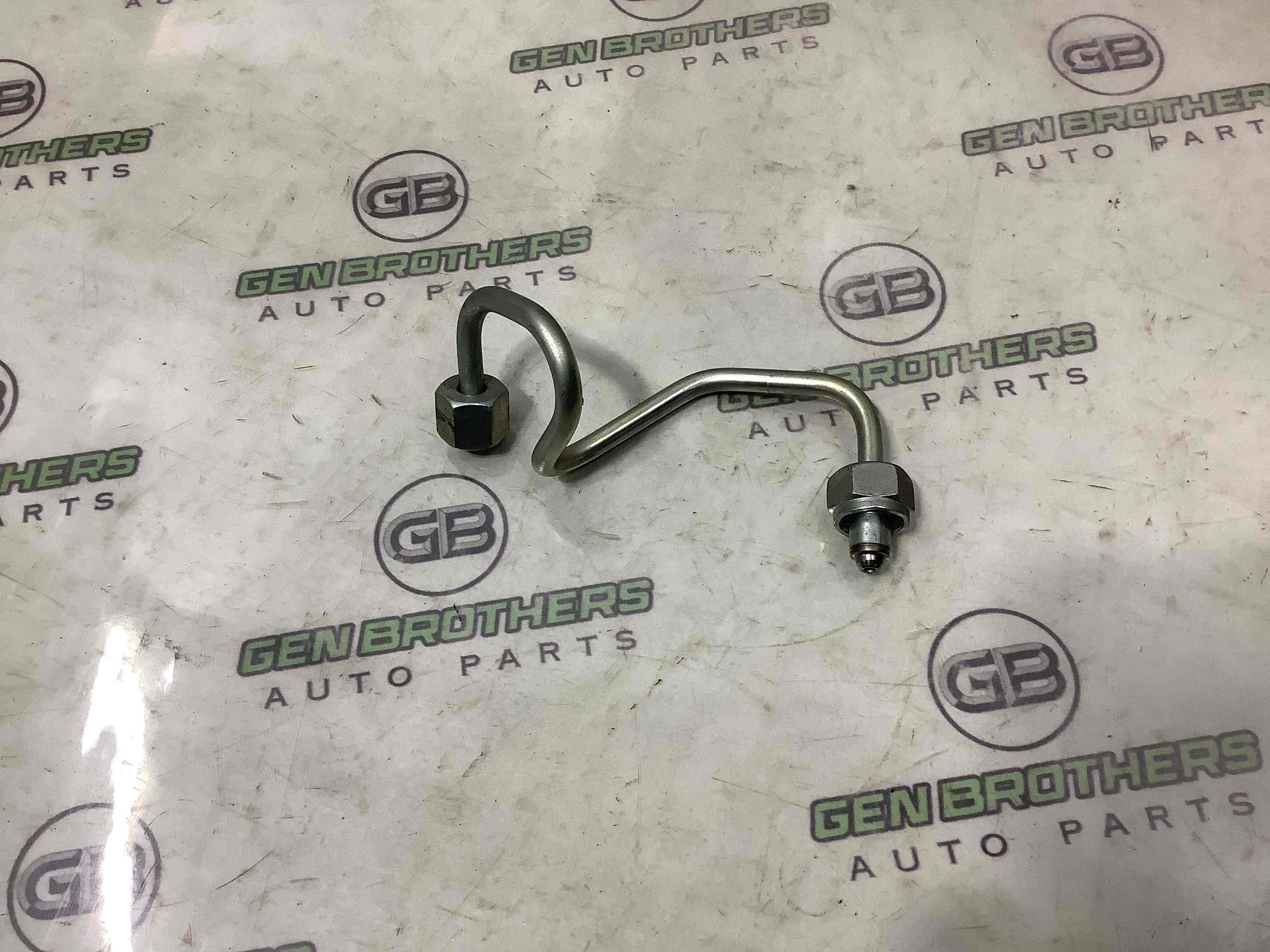 Трубка паливна