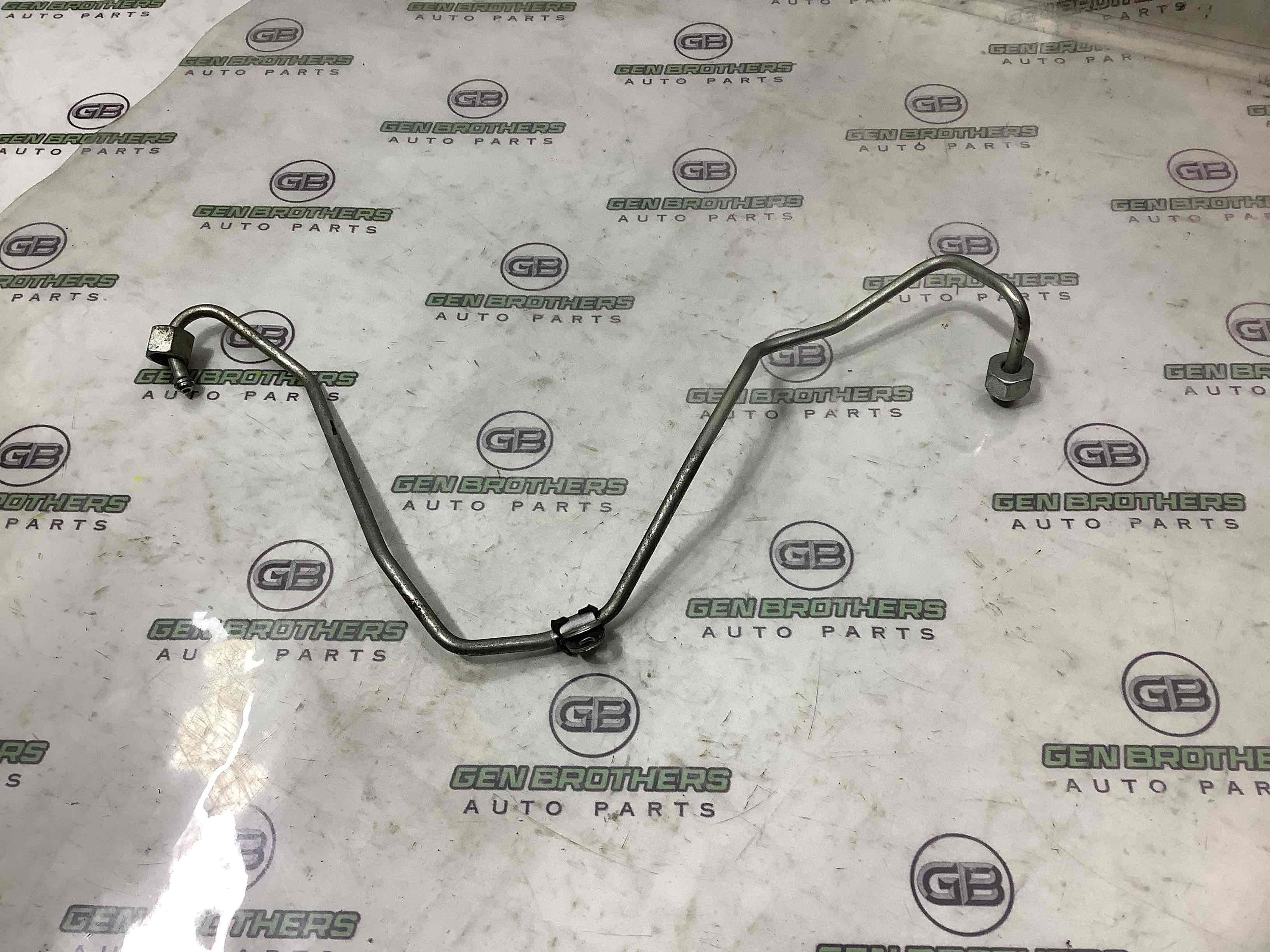 Трубка паливна