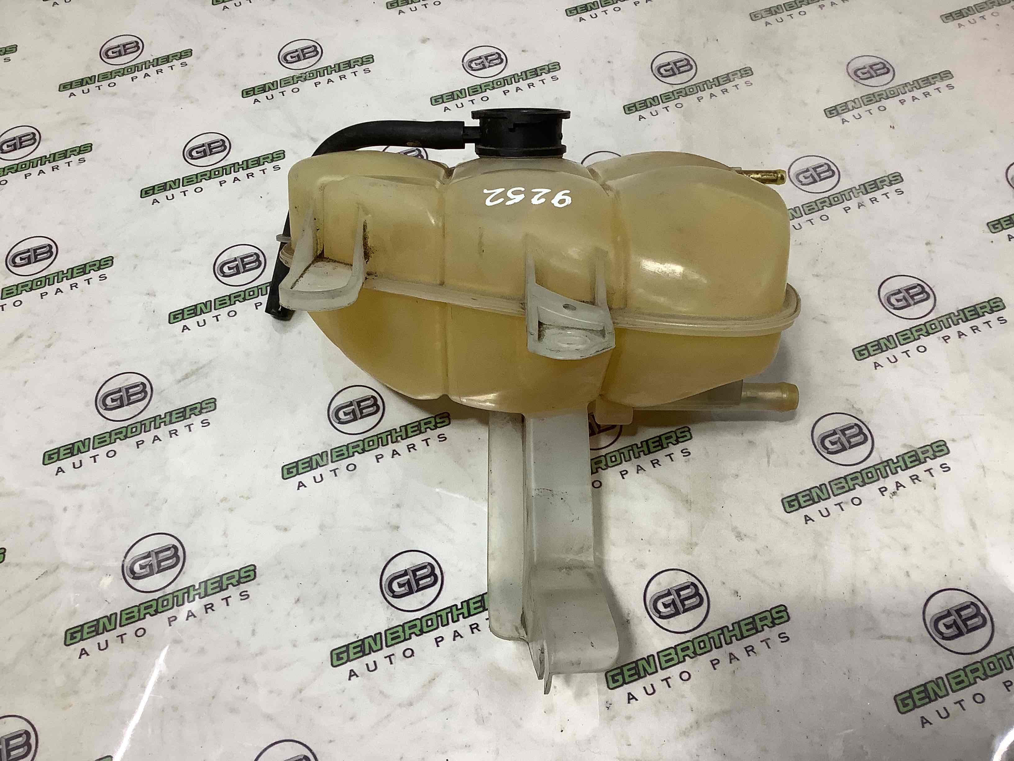 Розширювальний бачок охолодження