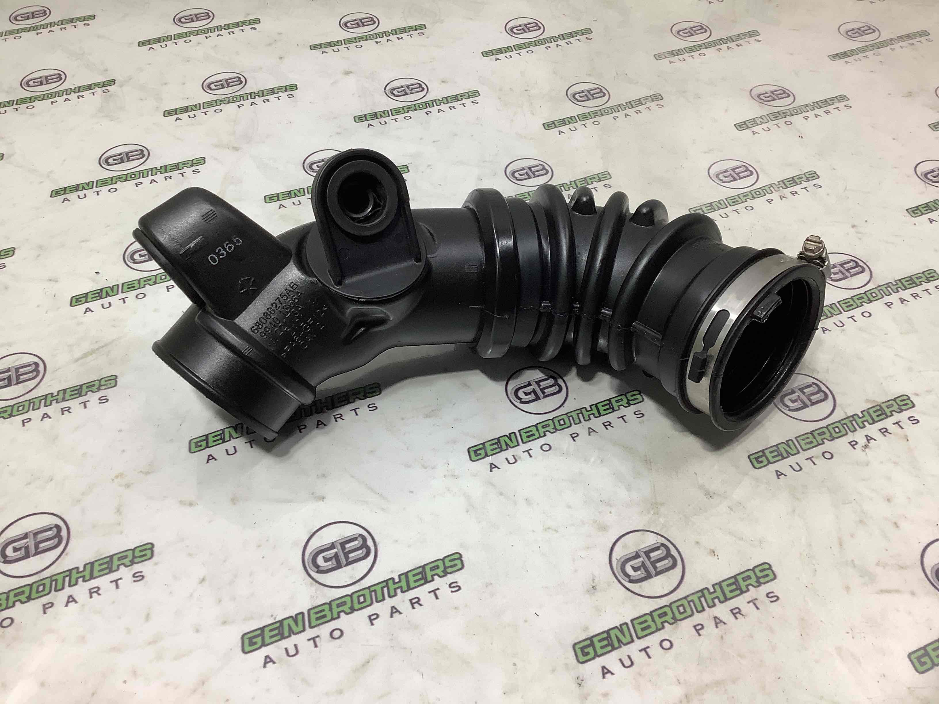 Патрубок повітряного фільтра