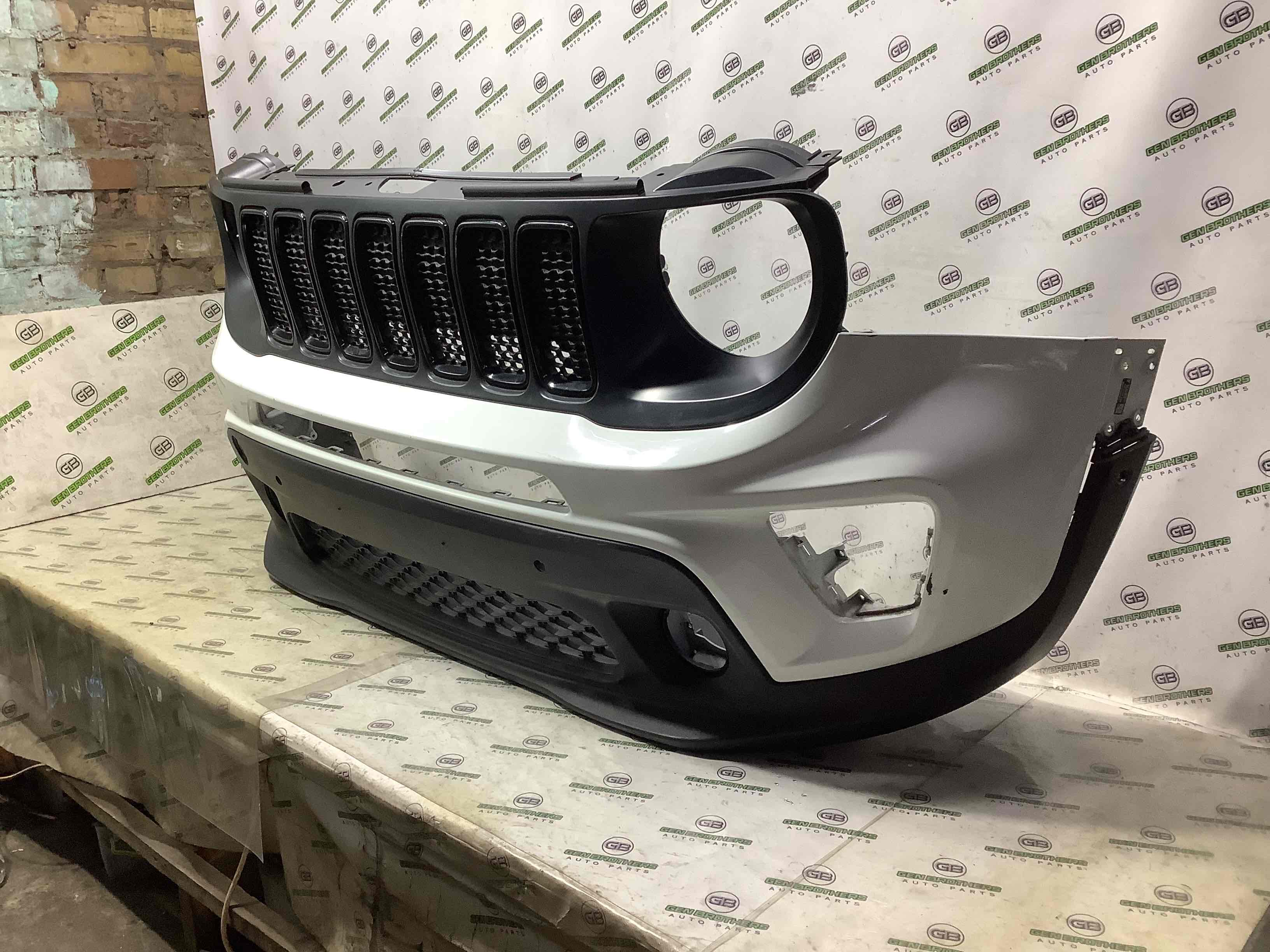 Бампер передний