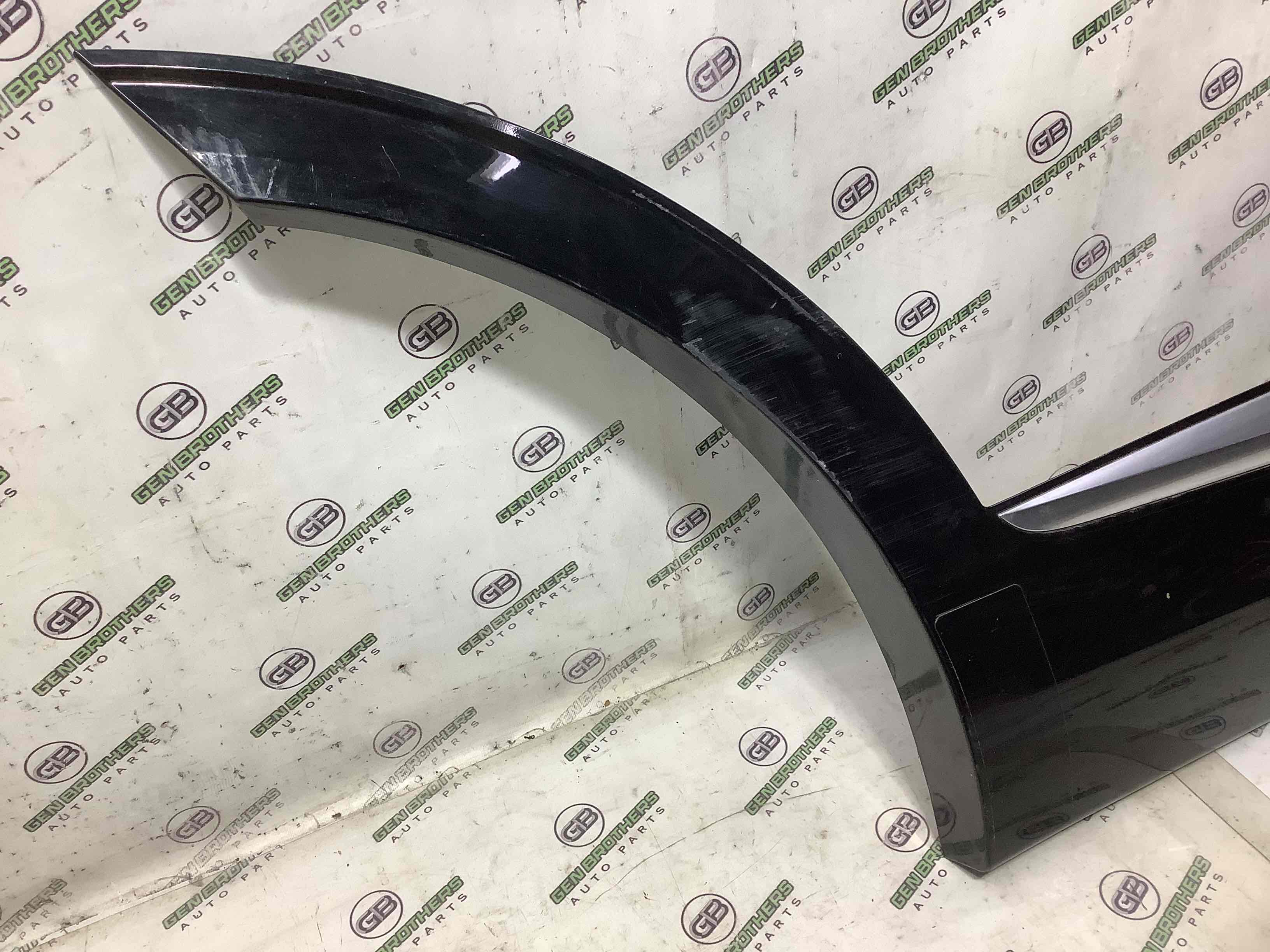 Молдинг двері задньої правої