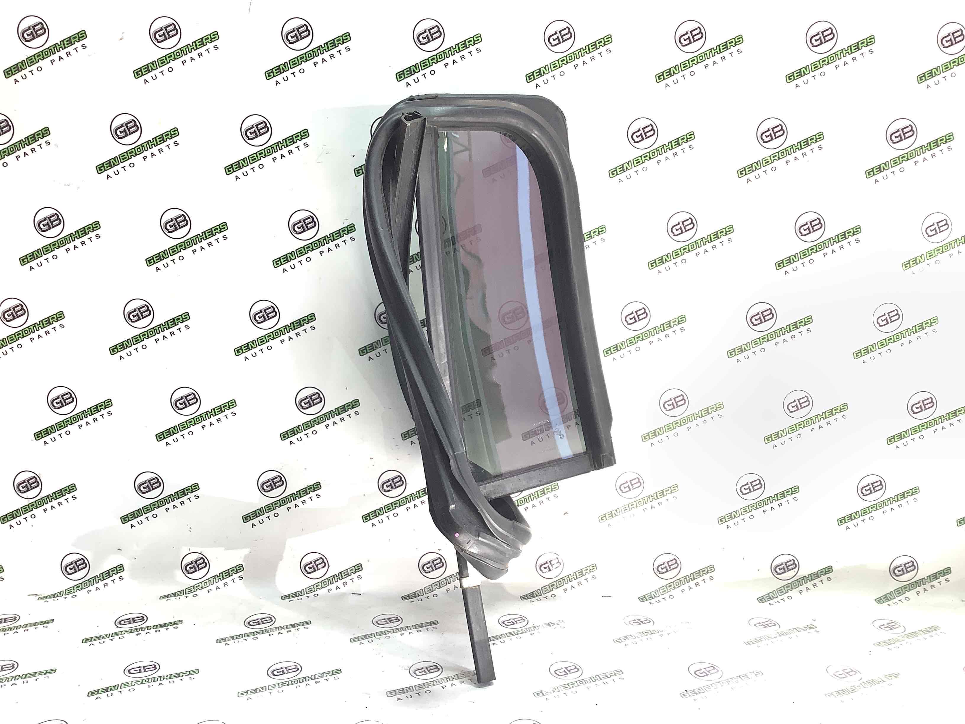 Скло дверей трикутник кватирка