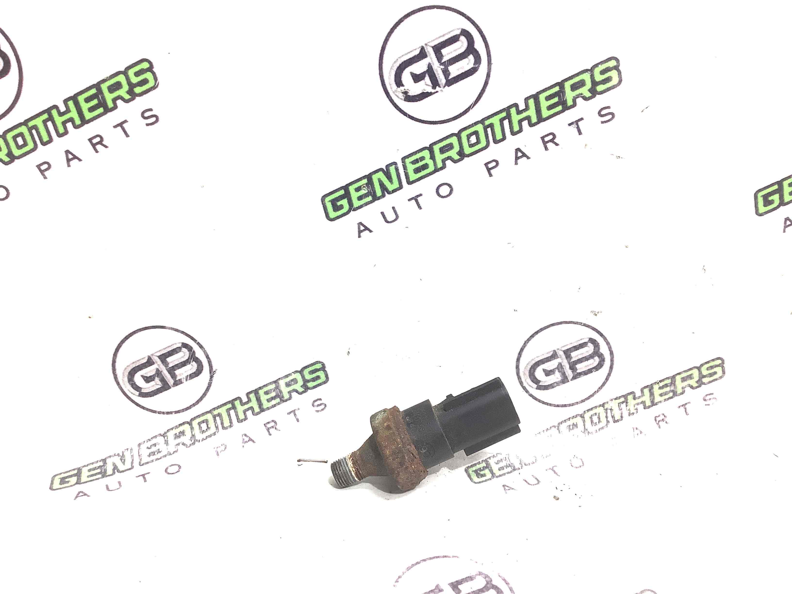 Датчик тиску олії